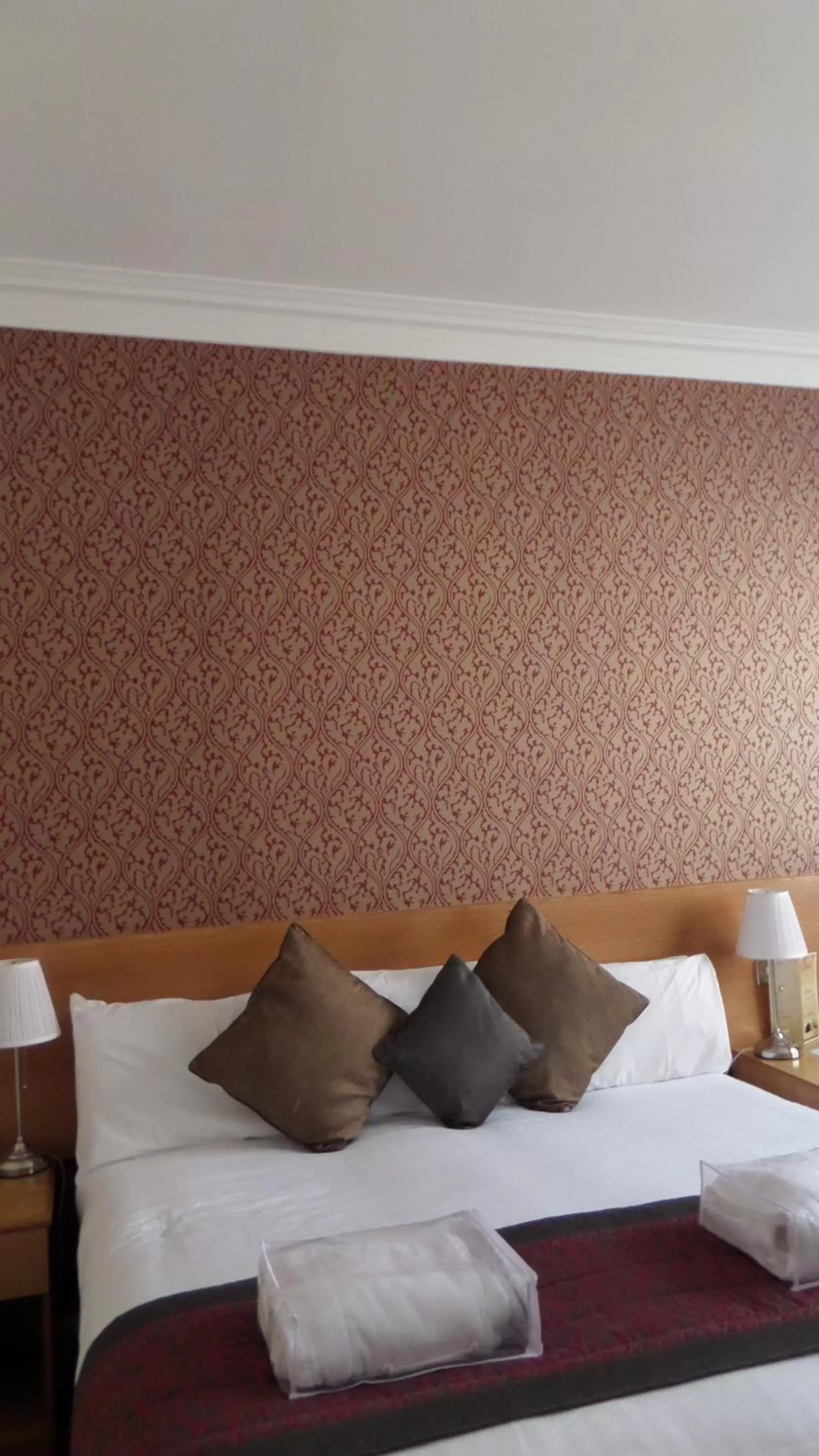 Bed in Crown & Mitre Hotel