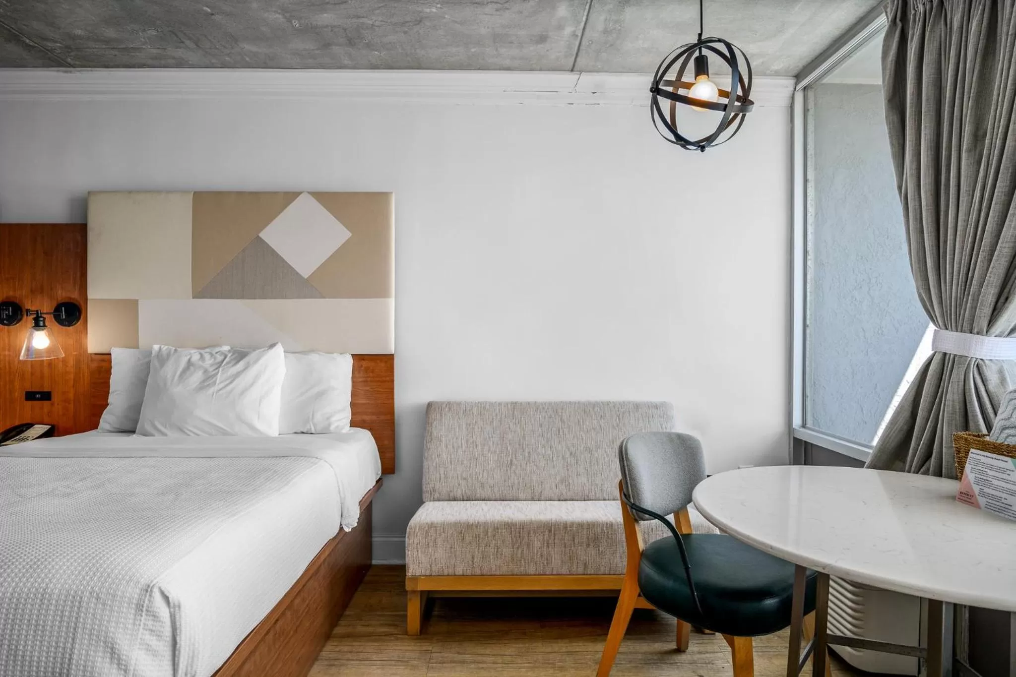 Seating area, Bed in The Beverley Beach House