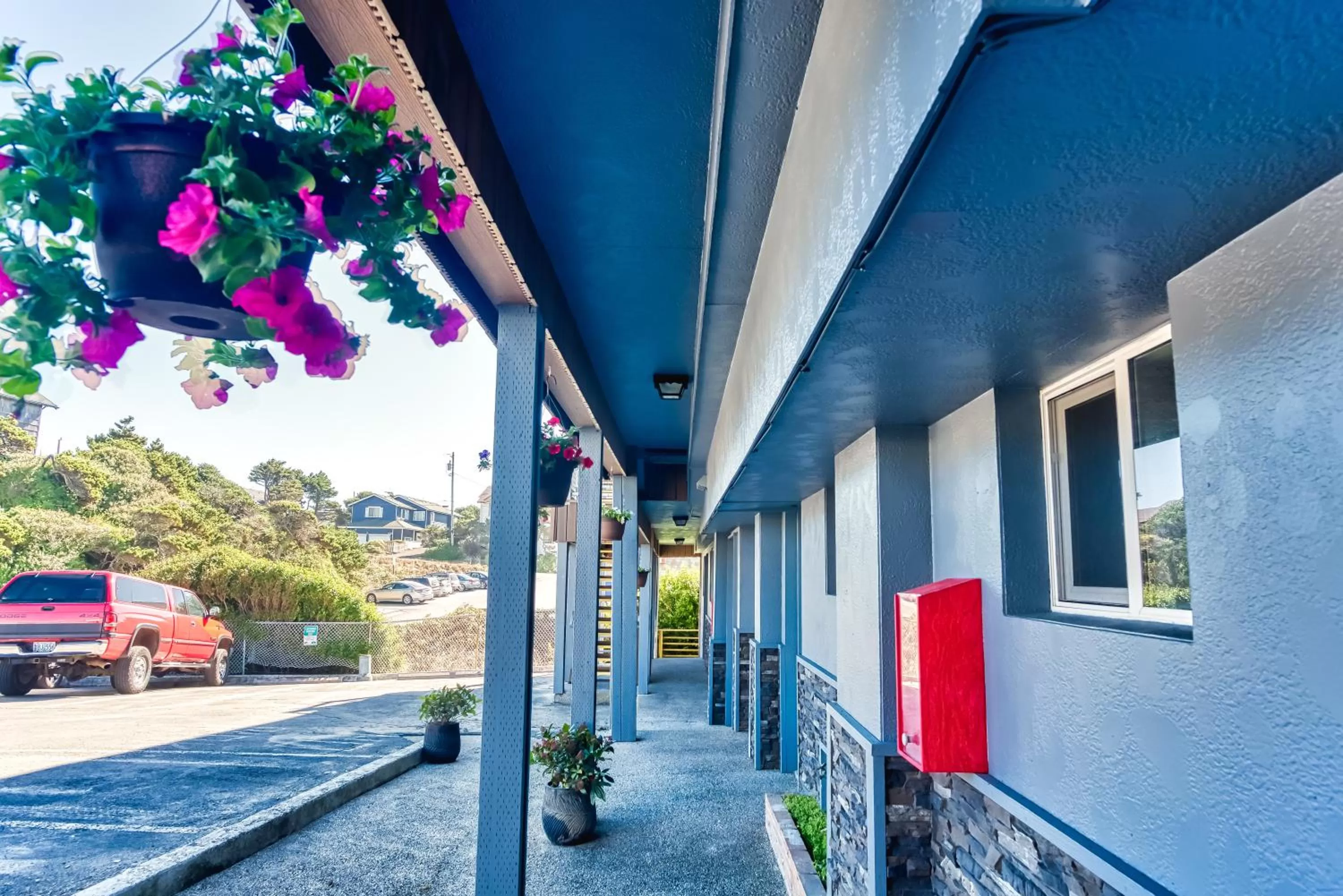 Property building in Seagull Beachfront Inn