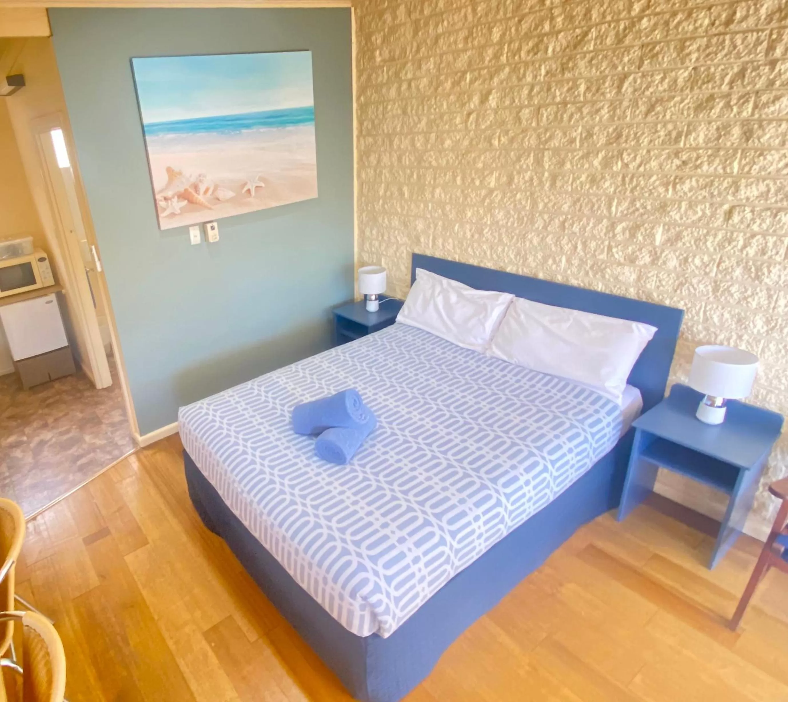 Bed in Rye Beach Motel Australia