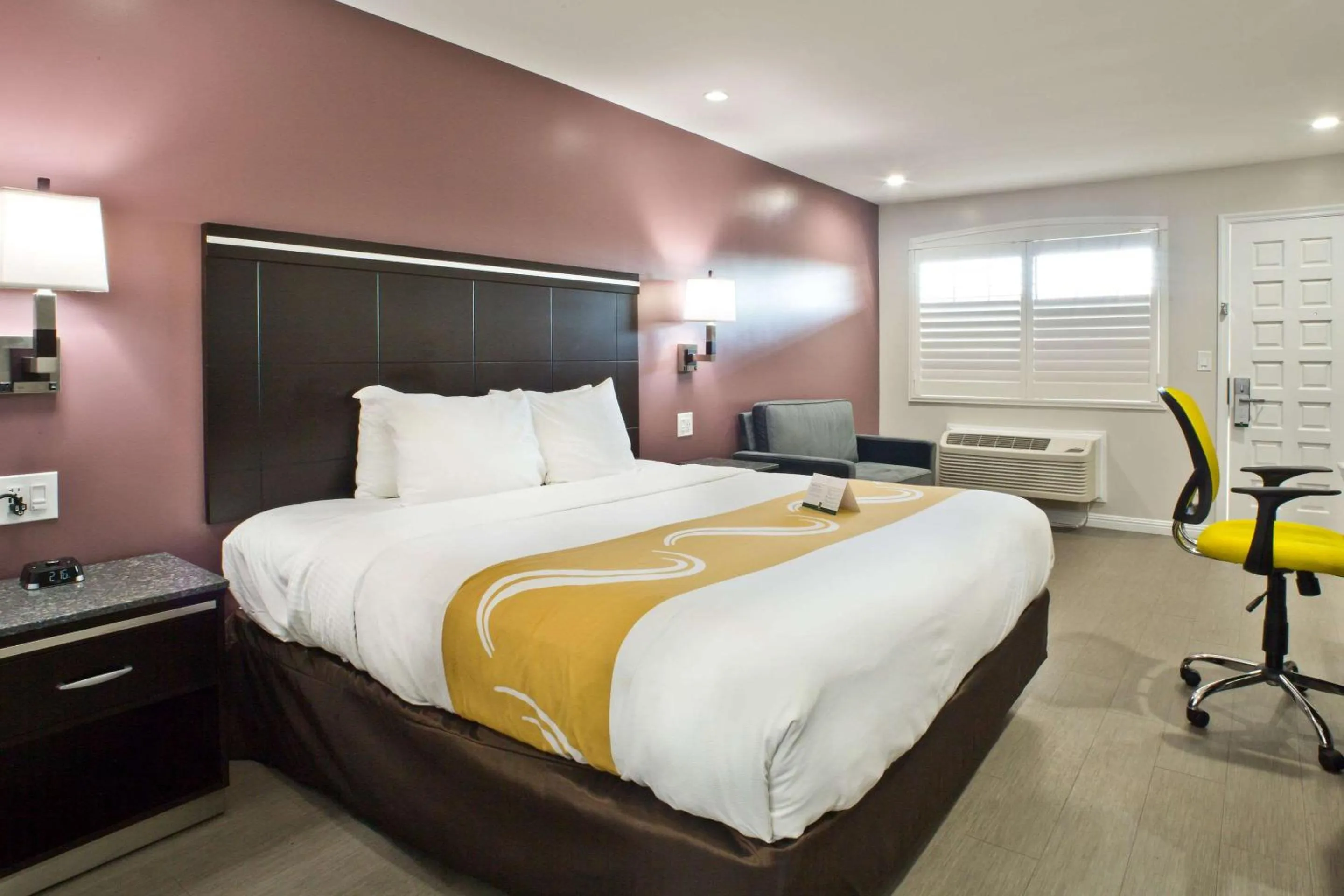 Photo of the whole room, Bed in Bay Area Inn & Suites