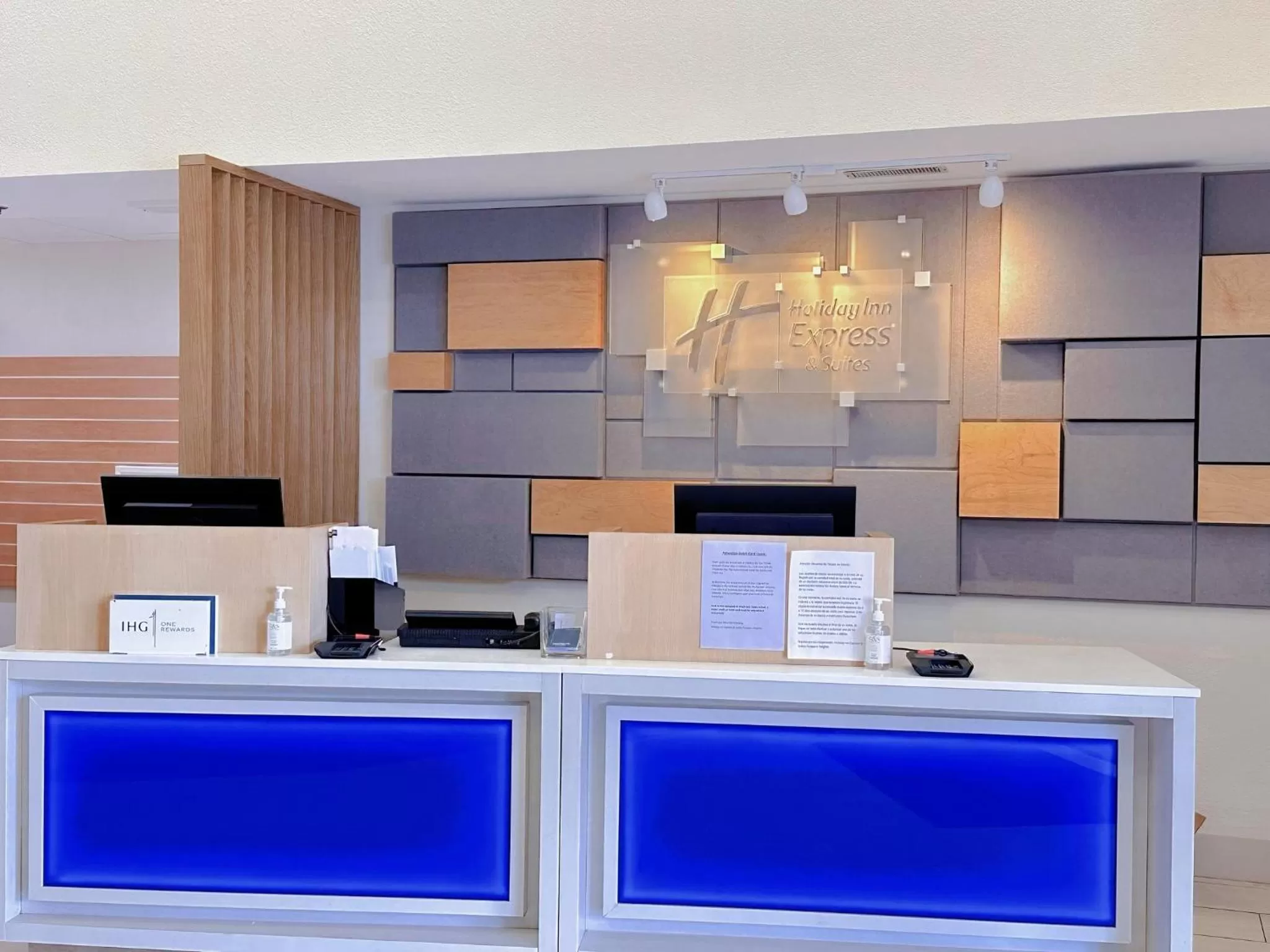 Property building in Holiday Inn Express & Suites - Prospect Heights by IHG