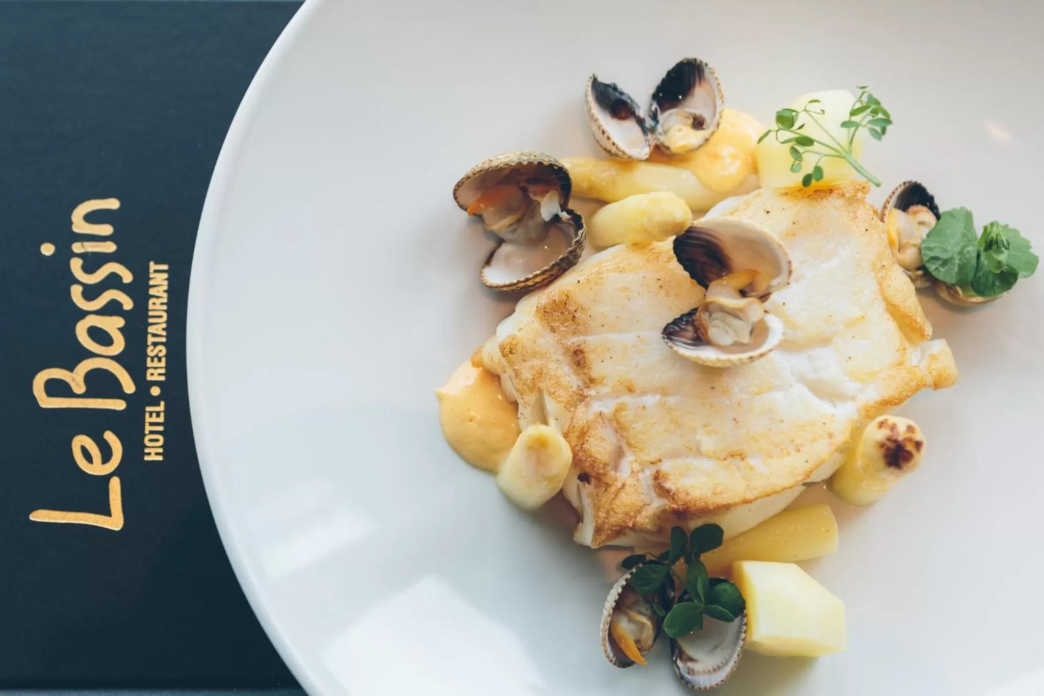 Food and drinks in Hotel du Bassin