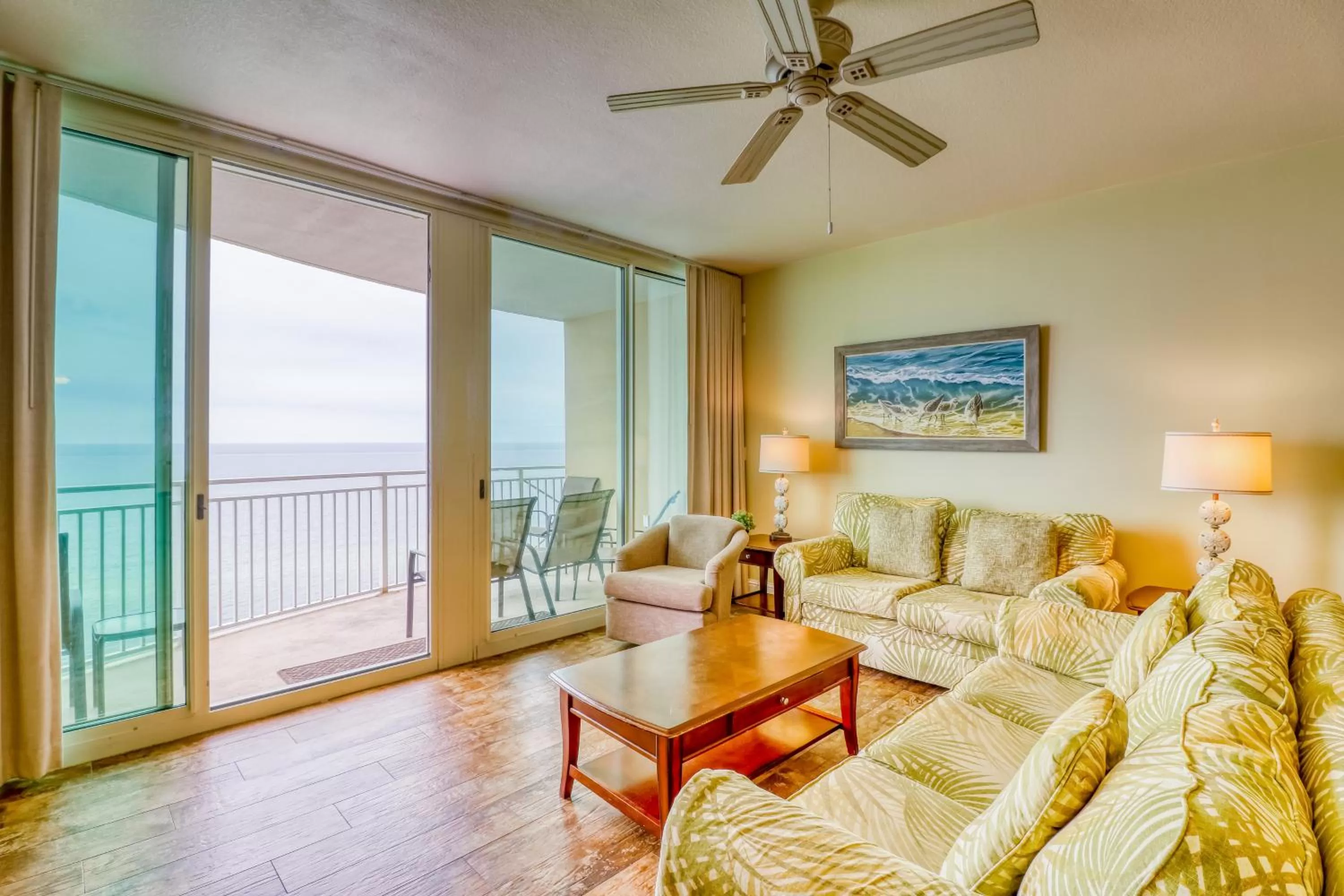 Apartment with Pool View  in Aqua 1604