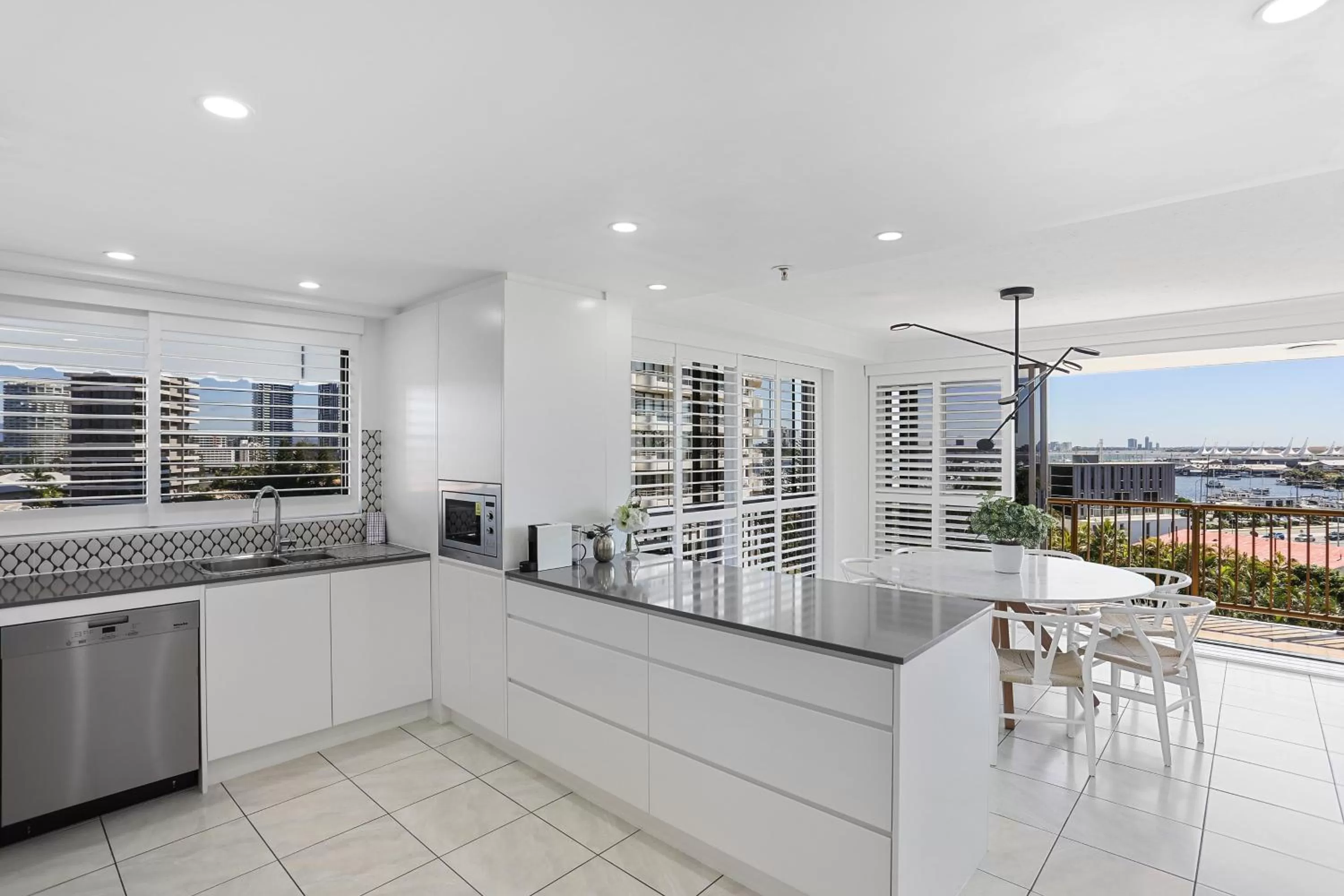 Dining area in De Ville Apartments