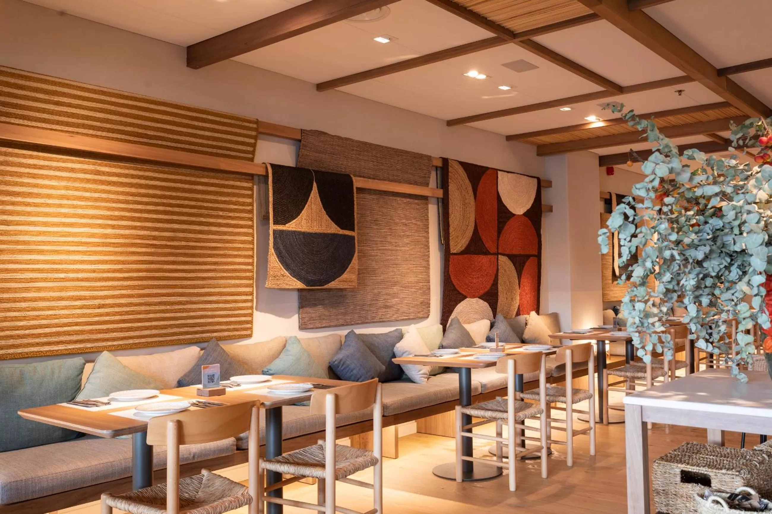 Restaurant/places to eat in Zenit Sevilla