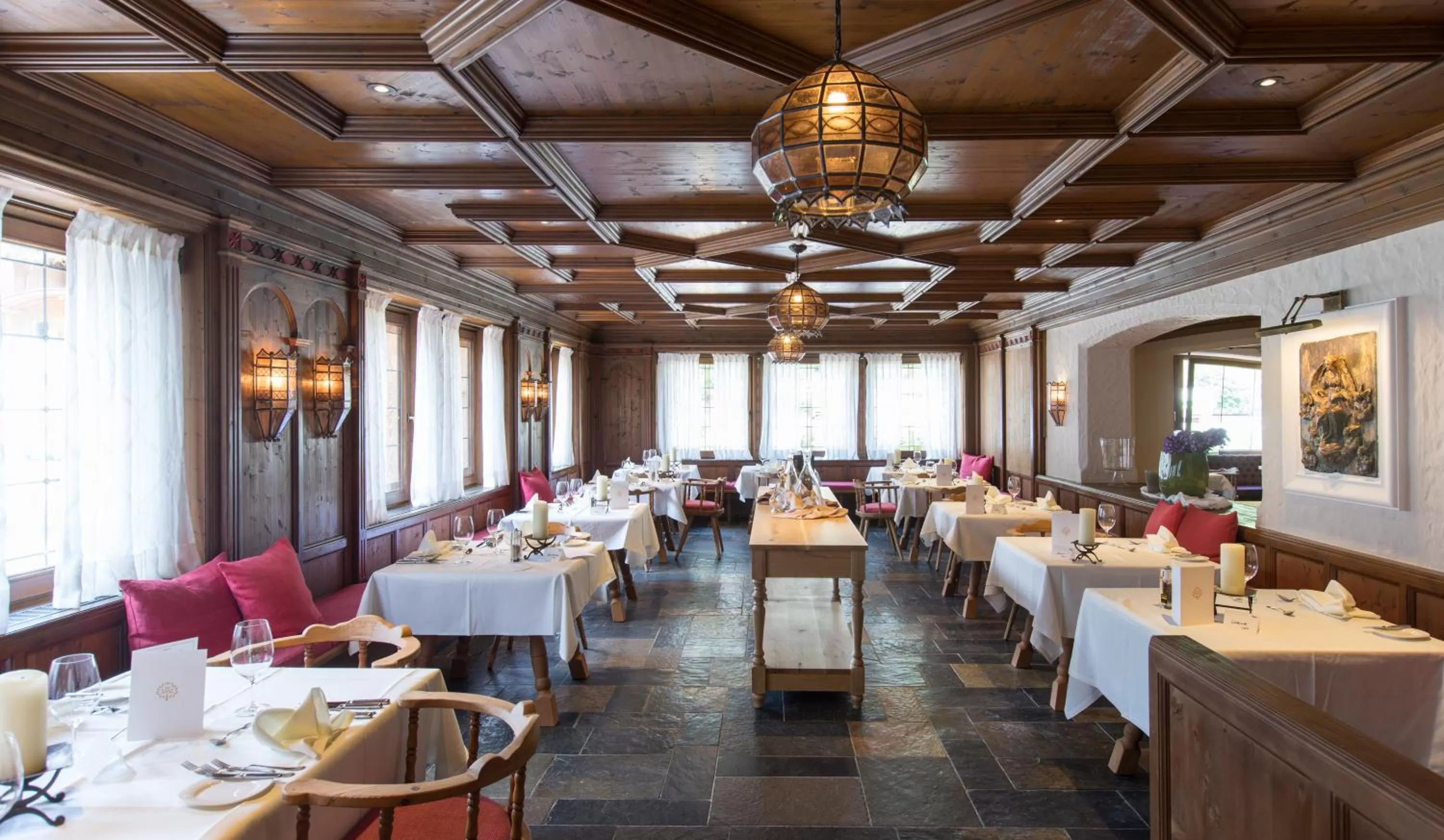 Restaurant/places to eat in ElisabethHotel Premium Private Retreat- Adults only