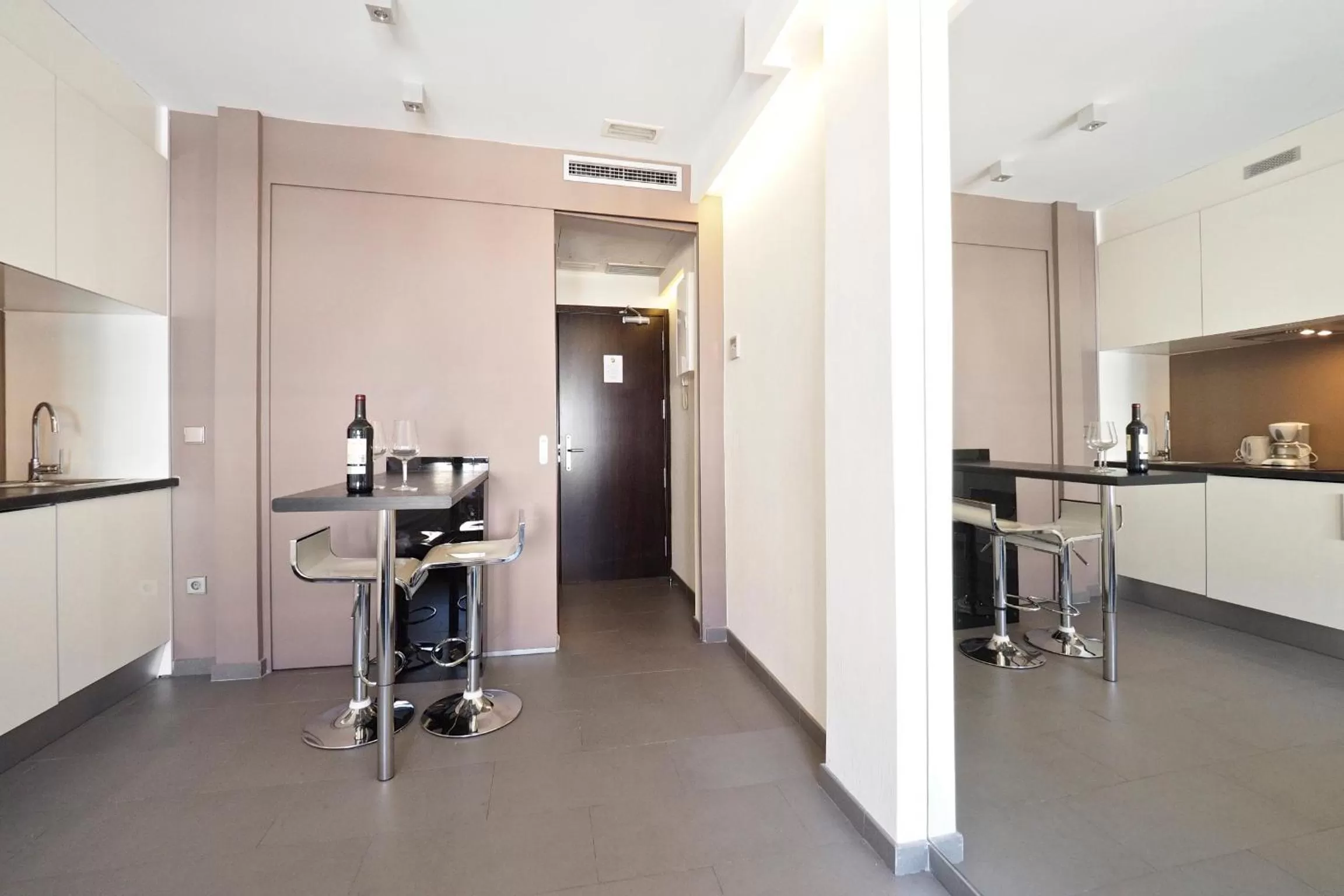 Alcoholic drinks in Barcelona Fifteen central Aparthotel