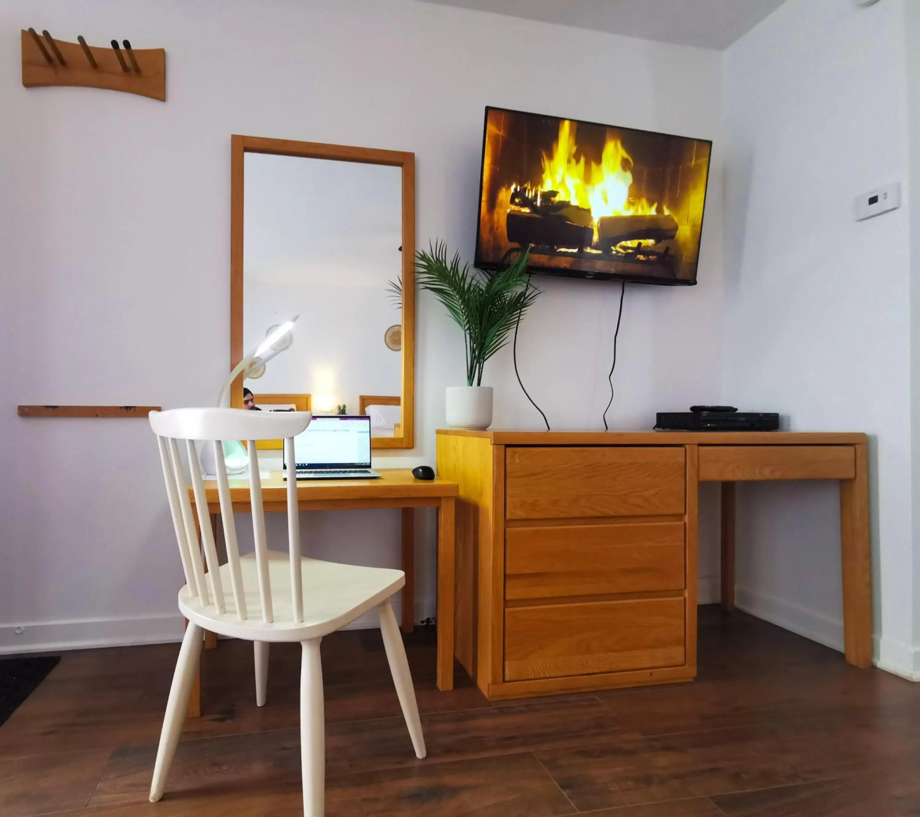 TV/Entertainment Center in Lofts Fleuve et Montagnes