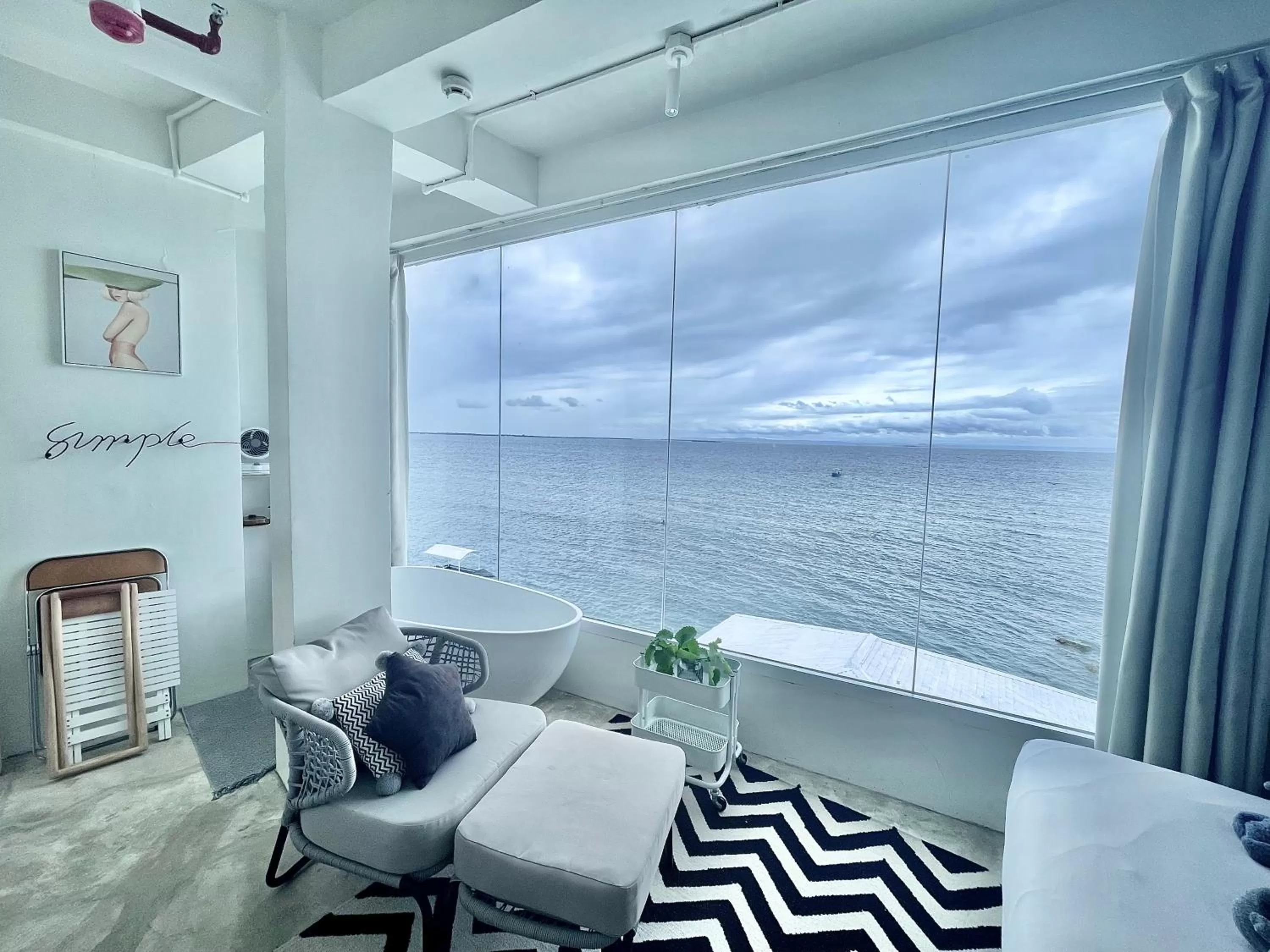 Photo of the whole room in Sugarsea Inn & Dive shop