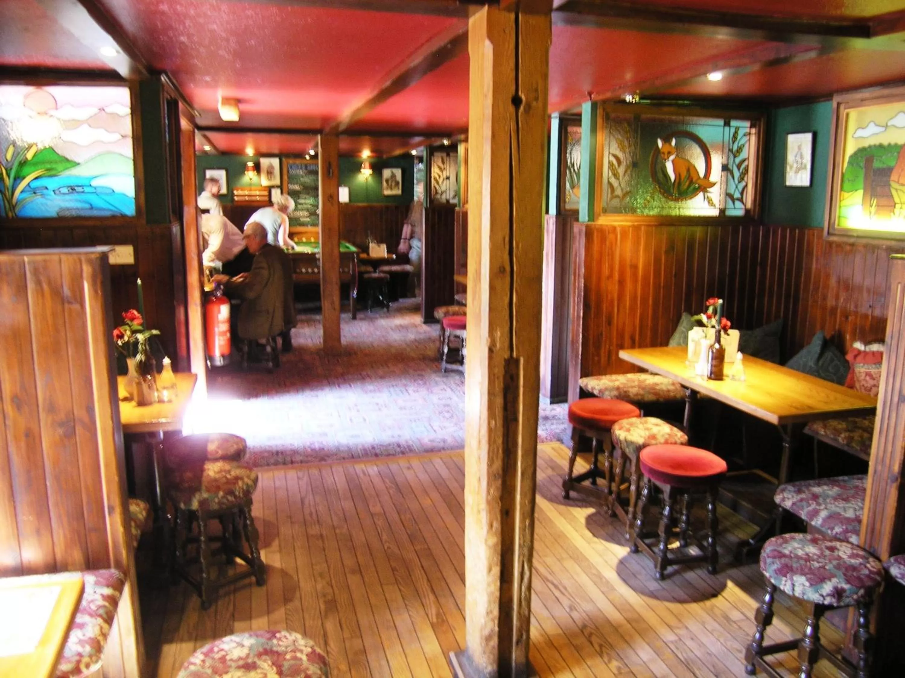 Restaurant/places to eat in Moulin Hotel