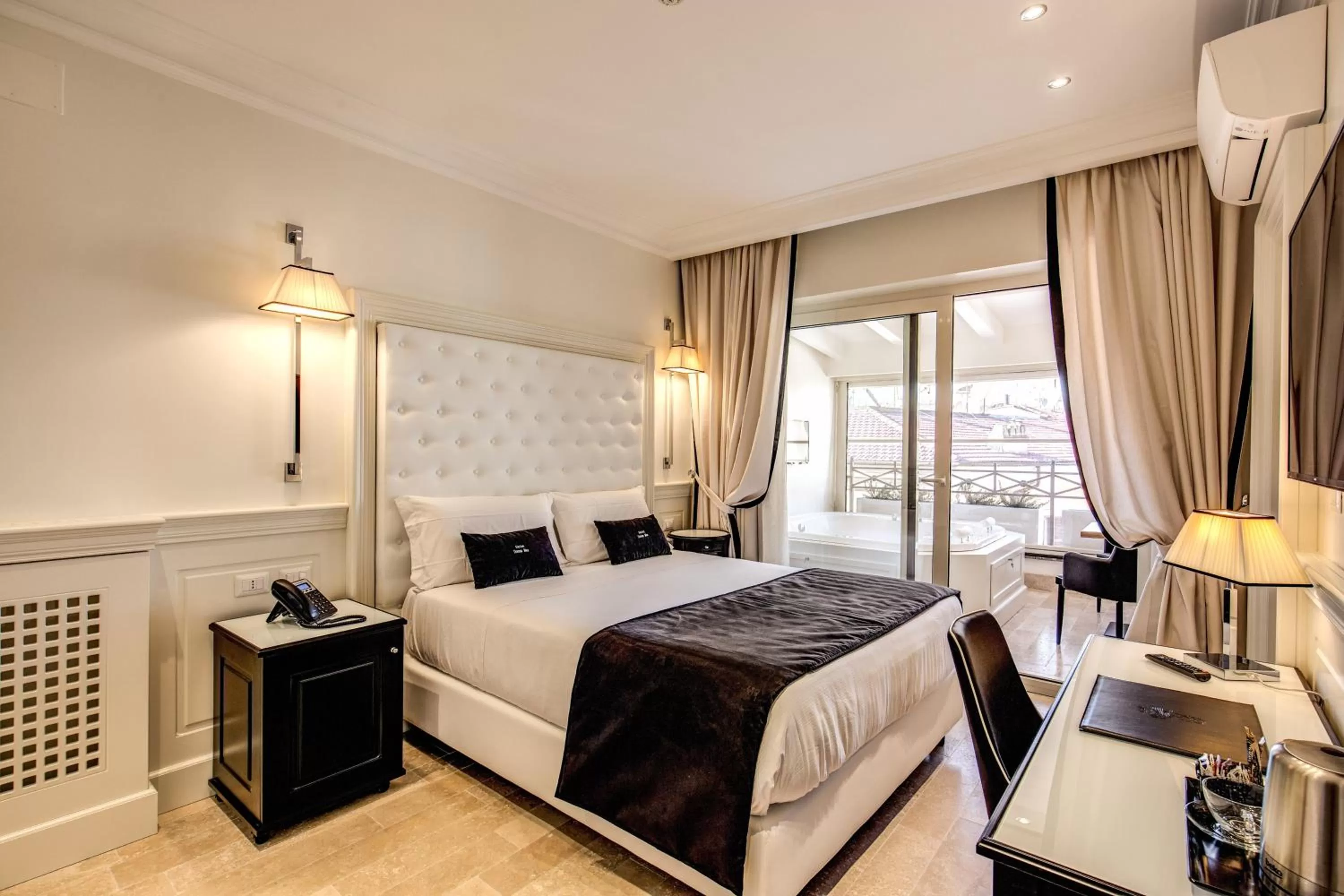 Photo of the whole room, Bed in Hotel Domus Mea