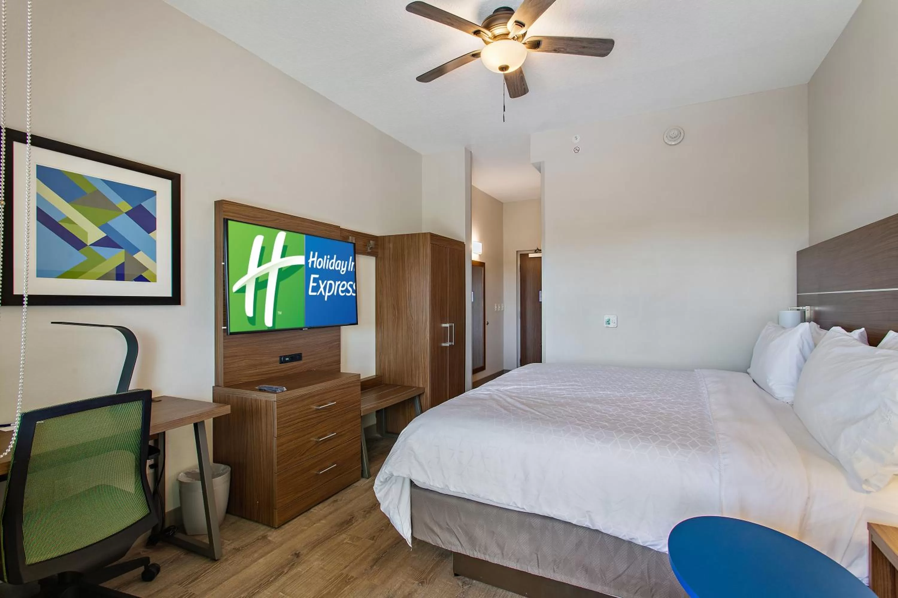 Photo of the whole room, Bed in Holiday Inn Express St. Augustine - Vilano Beach by IHG