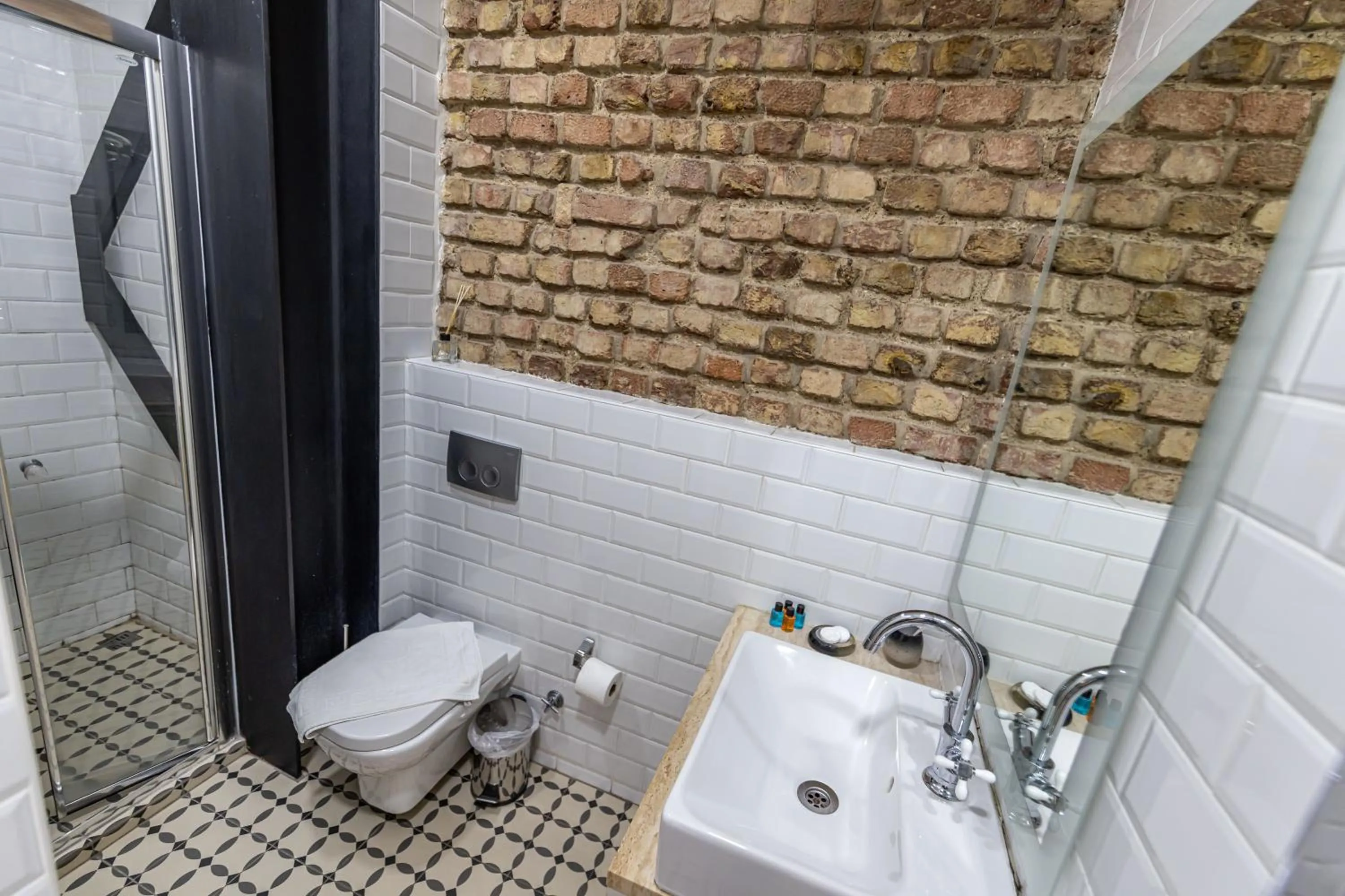 Bathroom in Calanthe Residence
