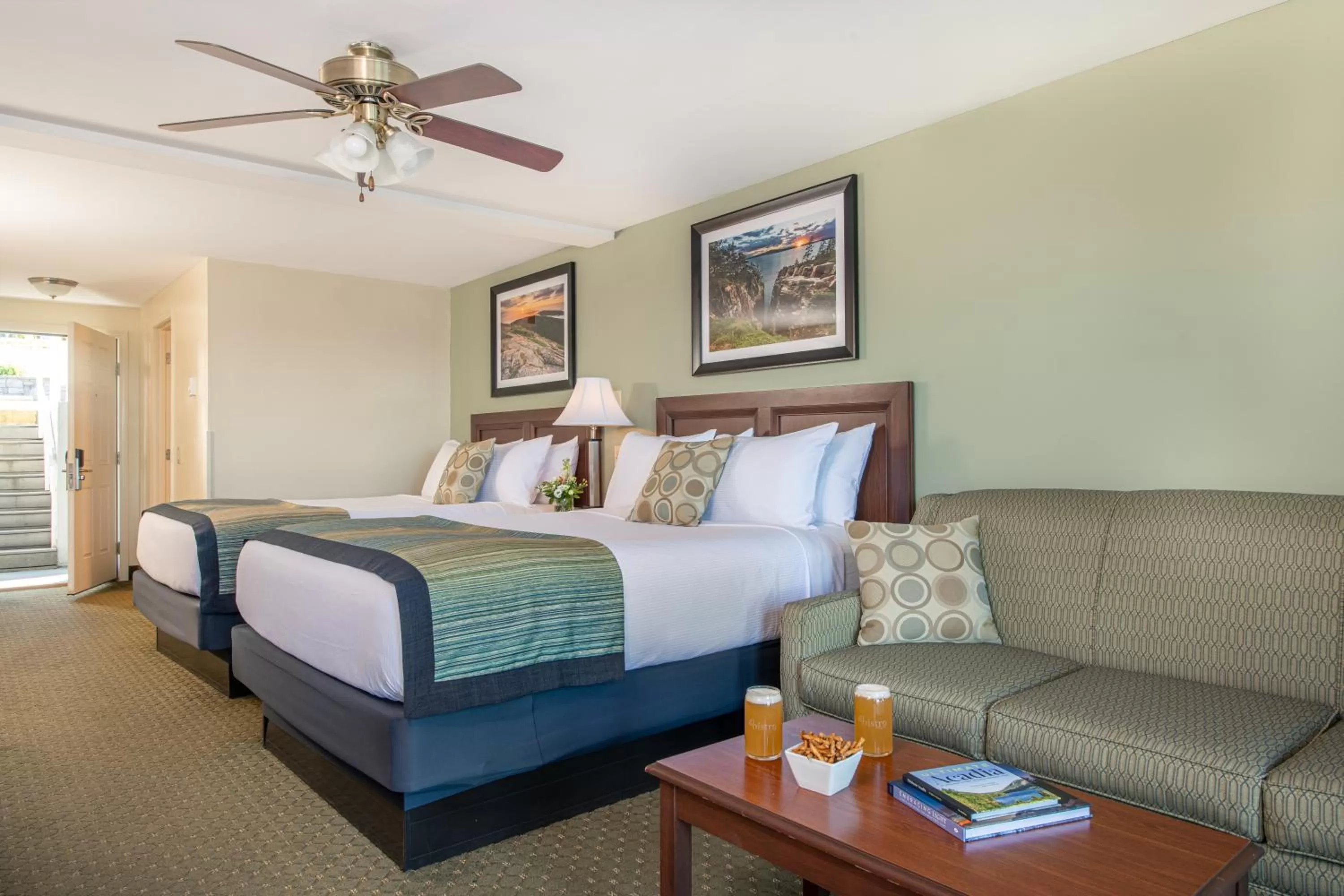 Photo of the whole room, Bed in Atlantic Oceanside Hotel & Conference Center