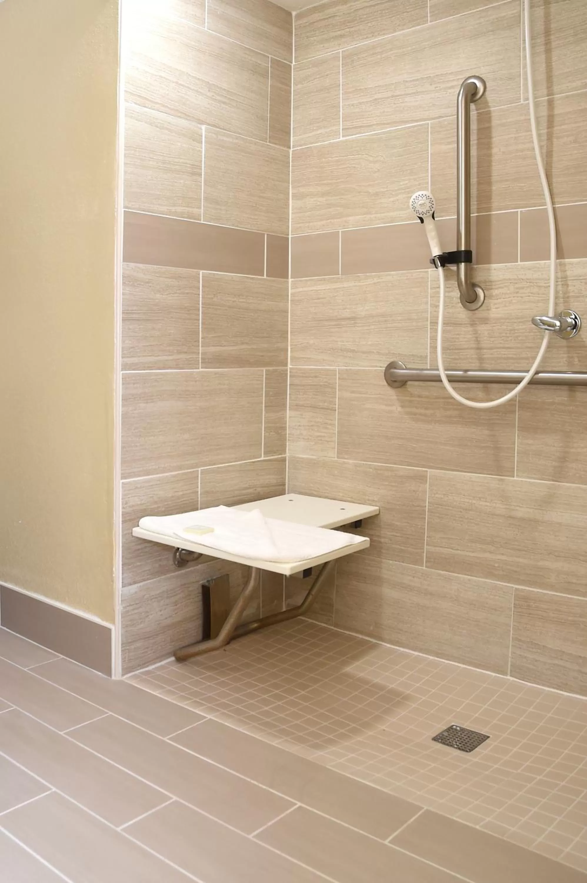 King Room with Roll-in Shower - Non-Smoking in Baymont by Wyndham Orlando East