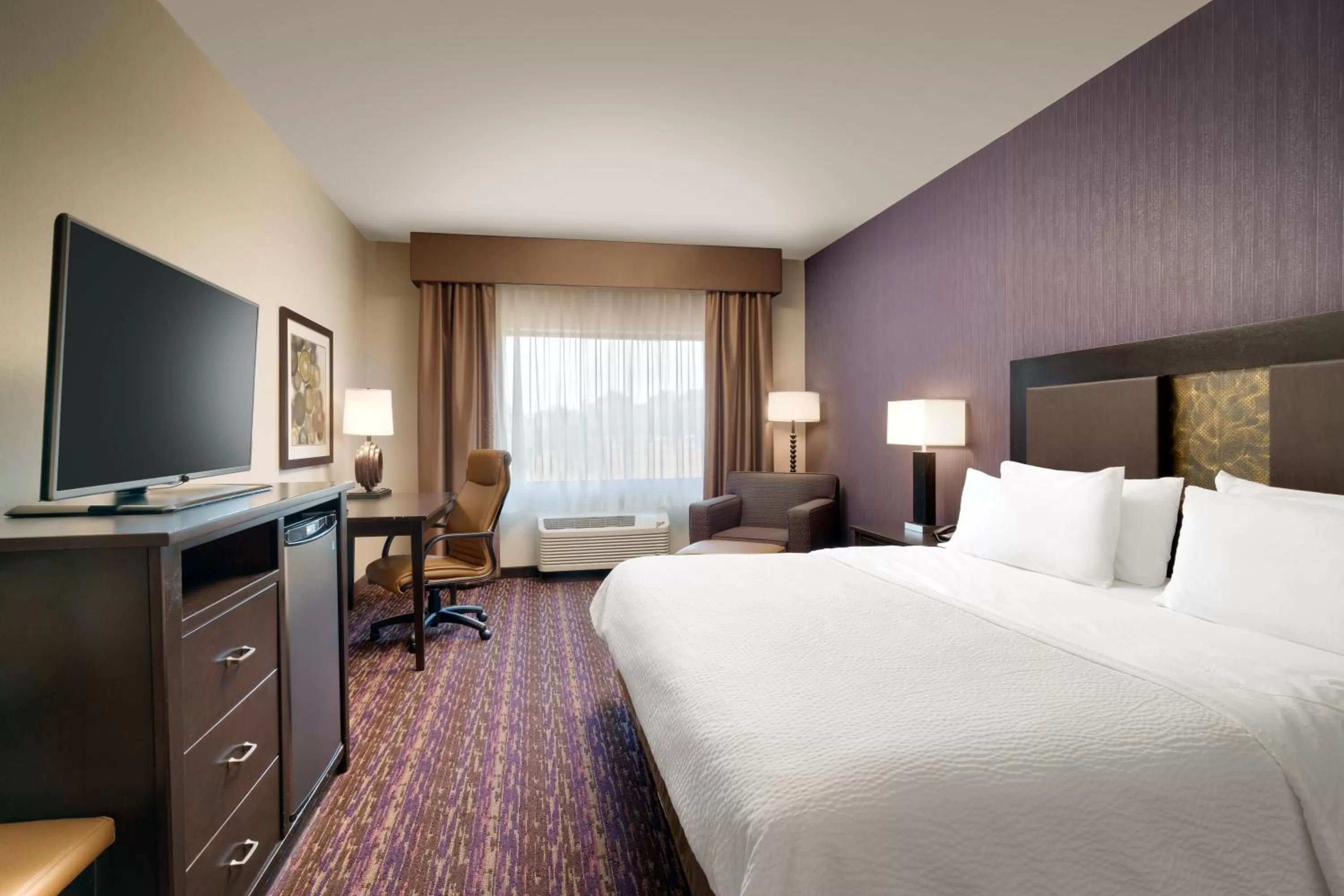 Bed in Holiday Inn Express Hotel & Suites Billings by IHG