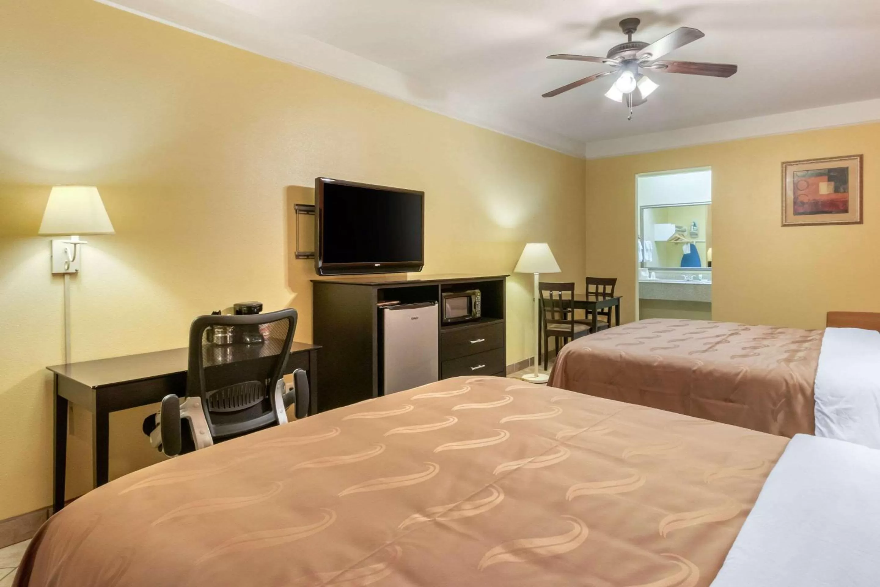 Photo of the whole room, Bed in Quality Inn & Suites at The Outlets Mercedes-Weslaco