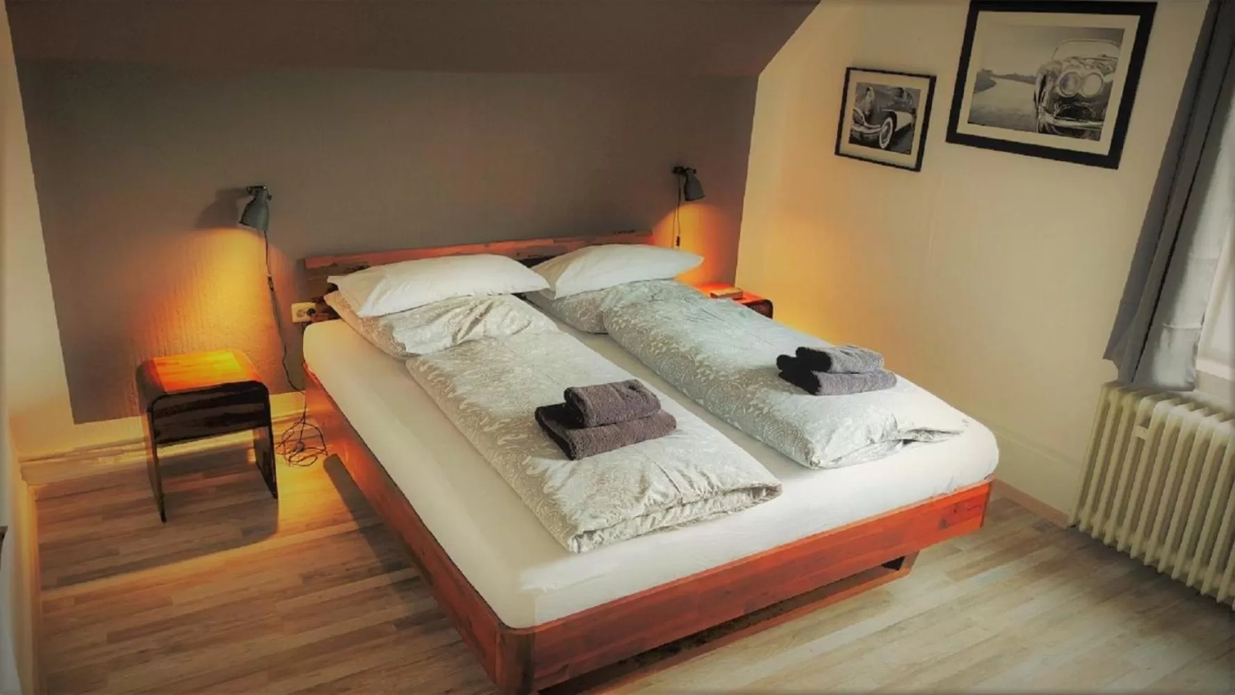 Bed in Roastineer Hotel