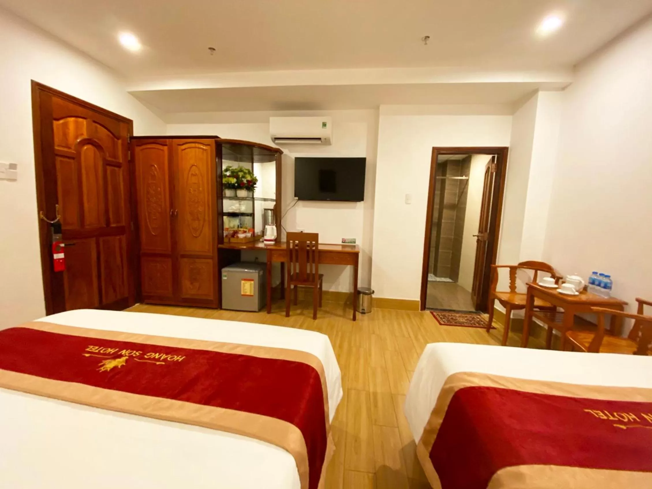 Photo of the whole room, Bed in Hoang Son Hotel - Can Tho