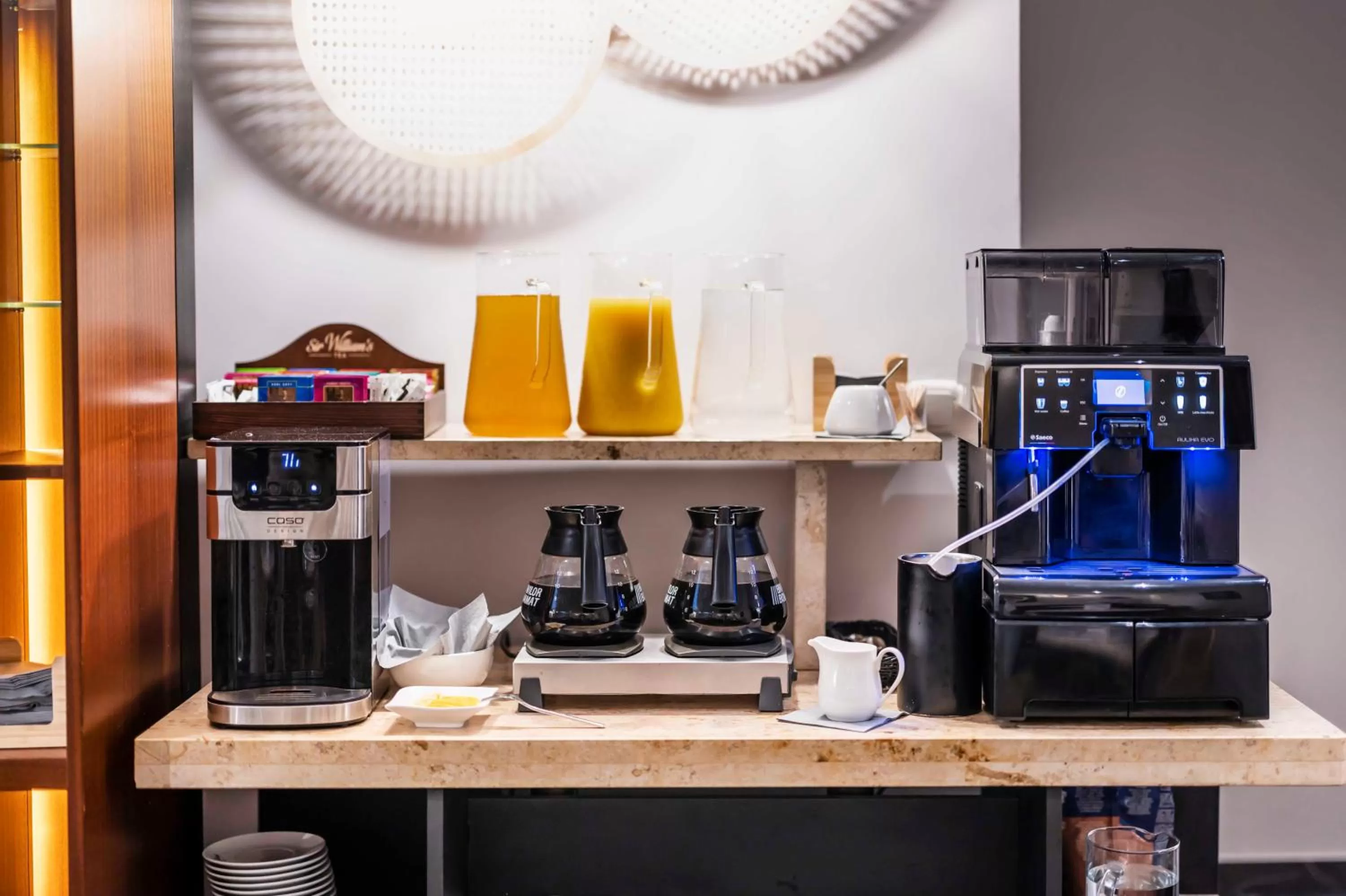 Breakfast in Hotel H12****