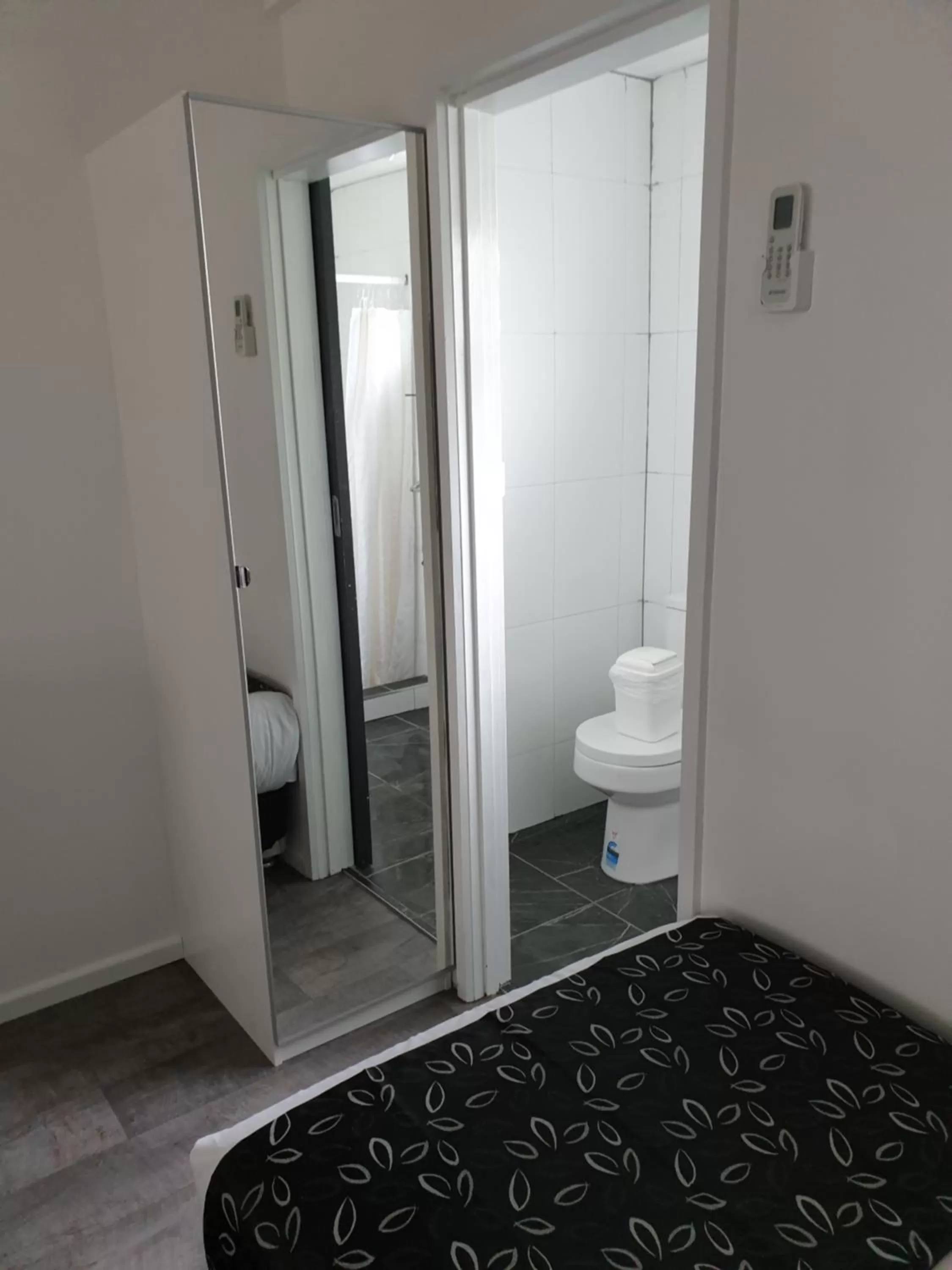 Bedroom in Budget on the Lake