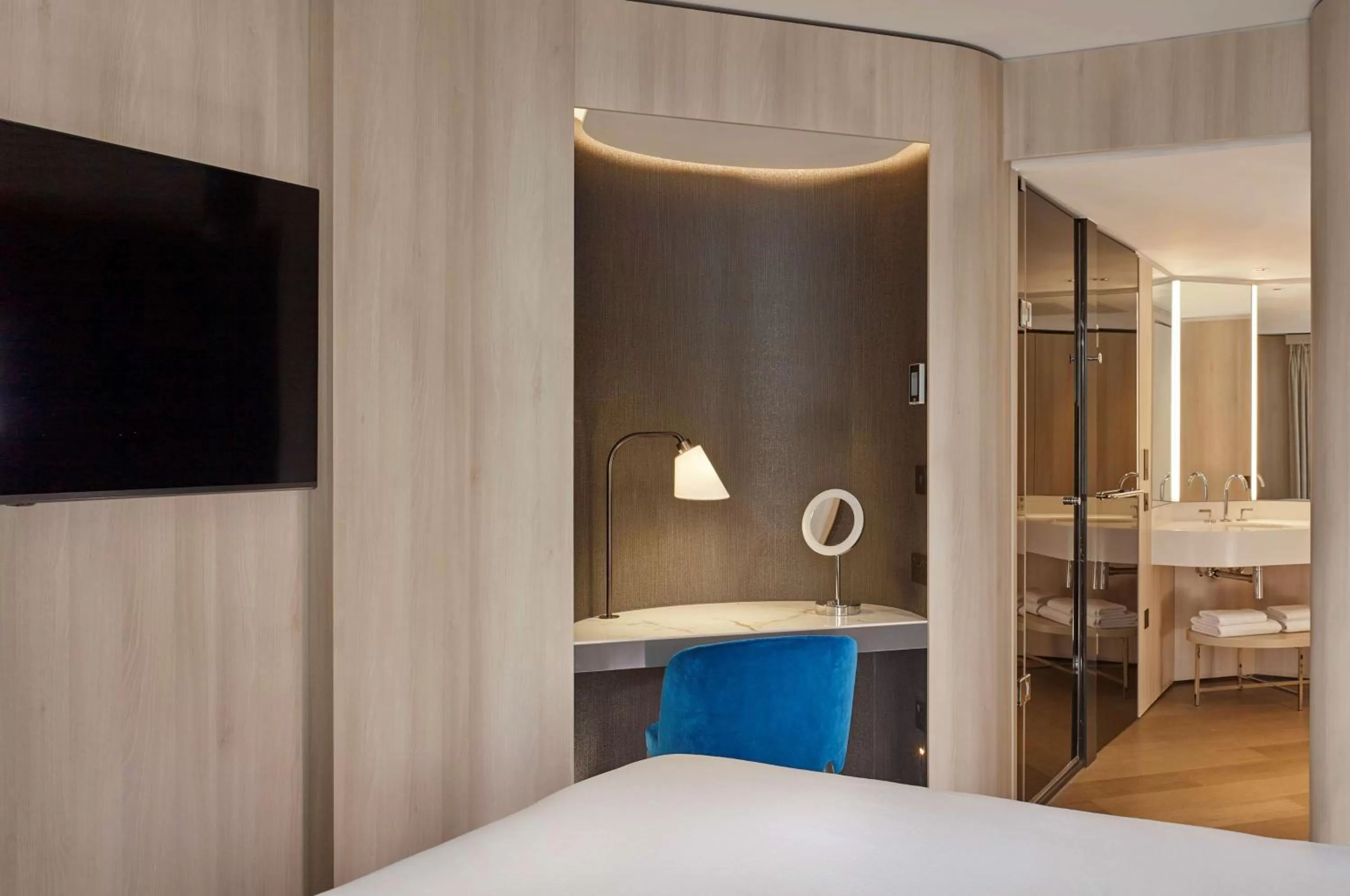 Bedroom, Bed in The Westminster London, Curio Collection by Hilton