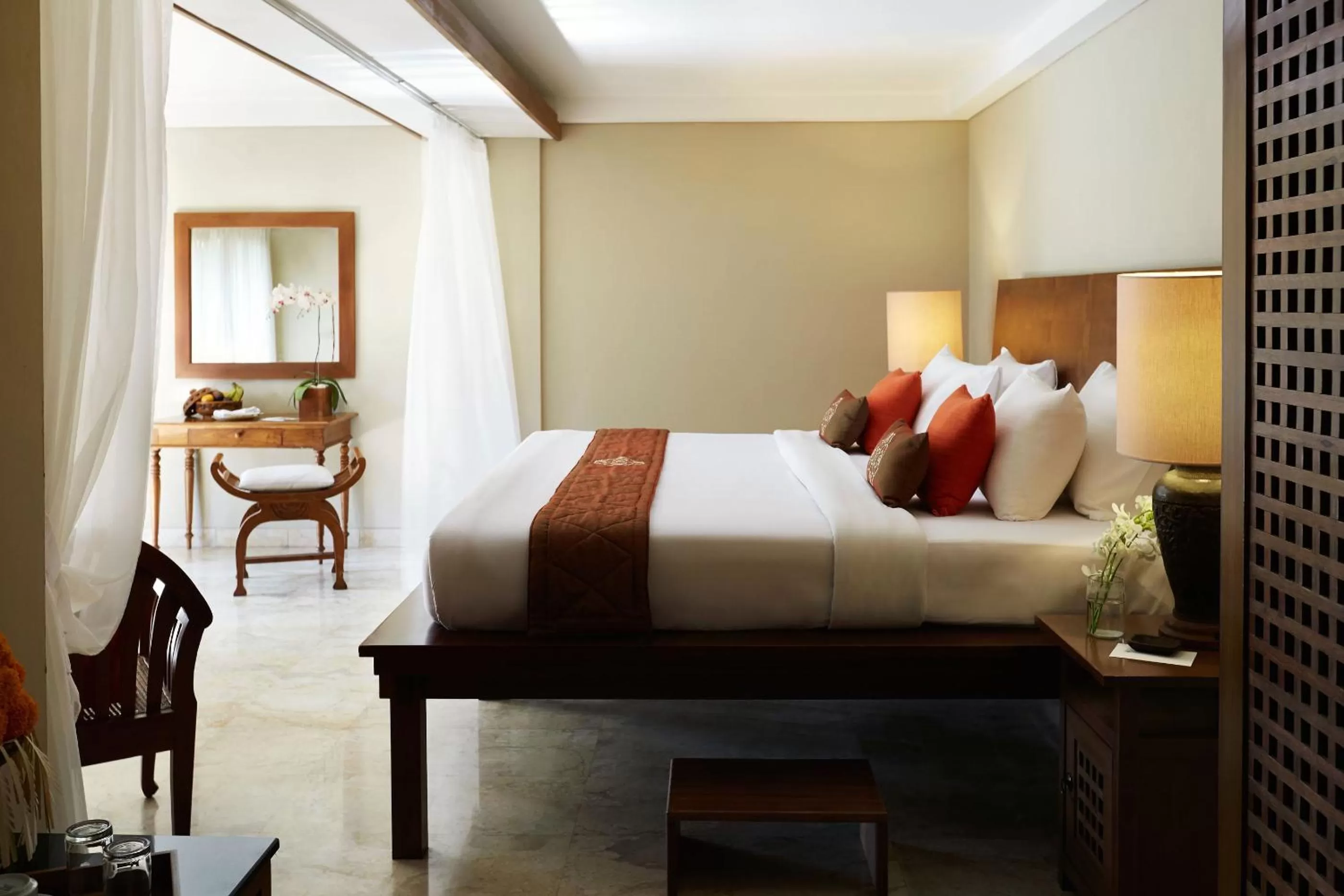 Bed in Kamandalu Ubud