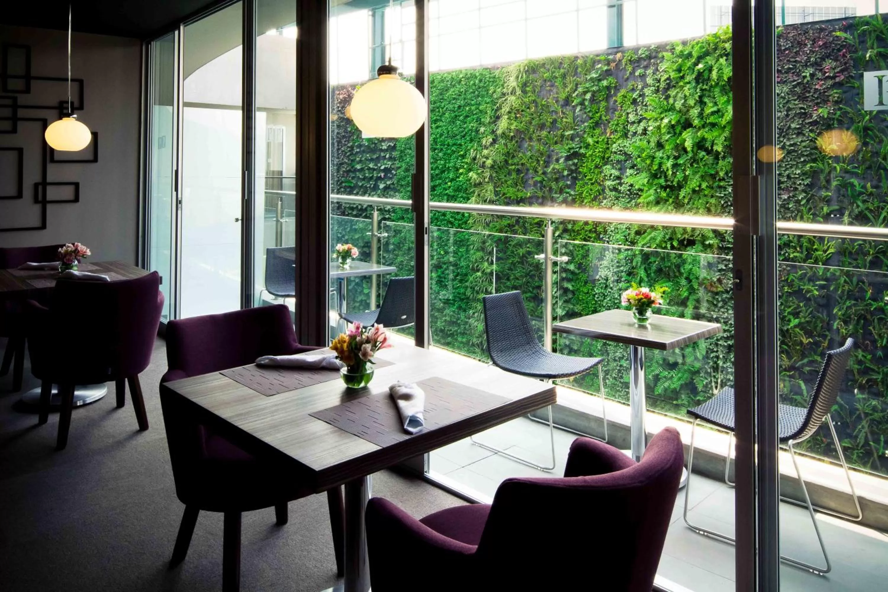 Restaurant/places to eat in Pennsylvania Suites