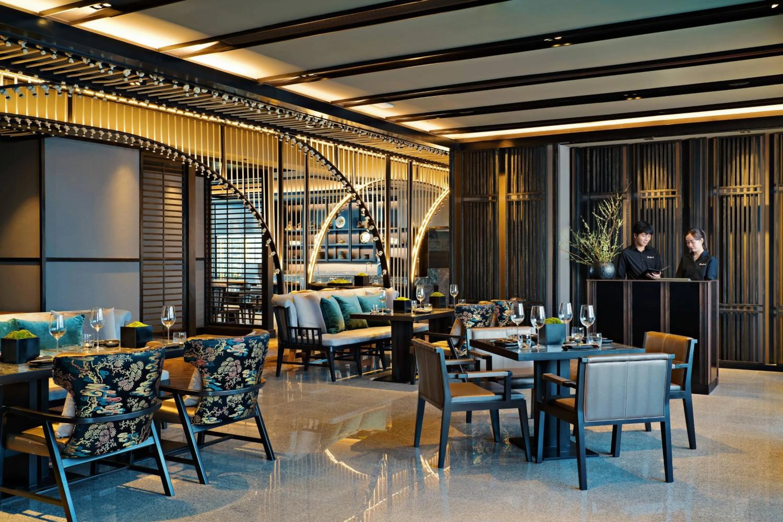 Restaurant/places to eat in Bangkok Marriott Marquis Queens Park