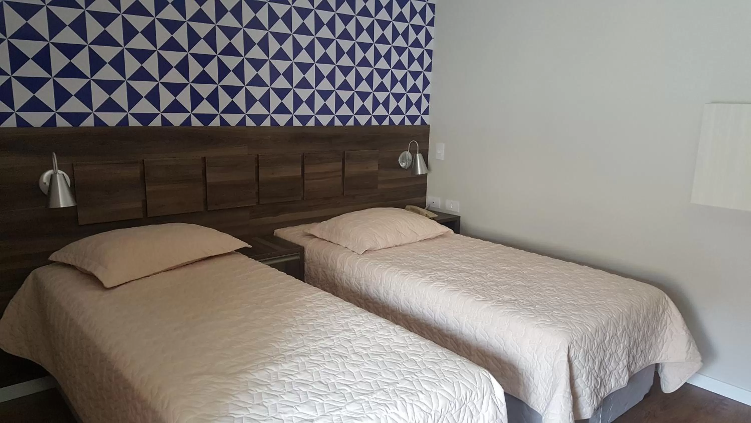 Bed in Hotel Biz Urban- EXPO CENTER NORTE