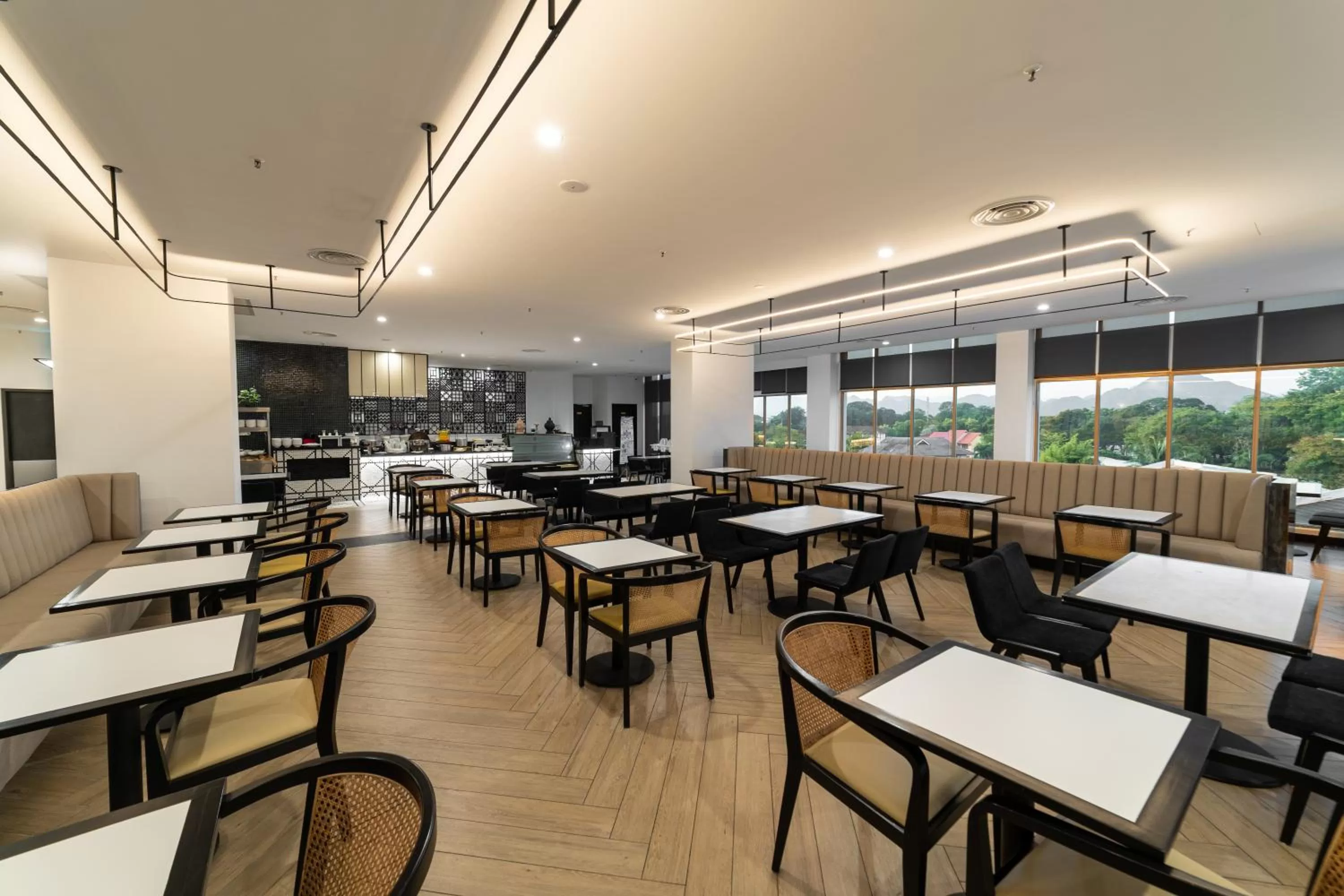 Restaurant/places to eat in Travelodge Ipoh