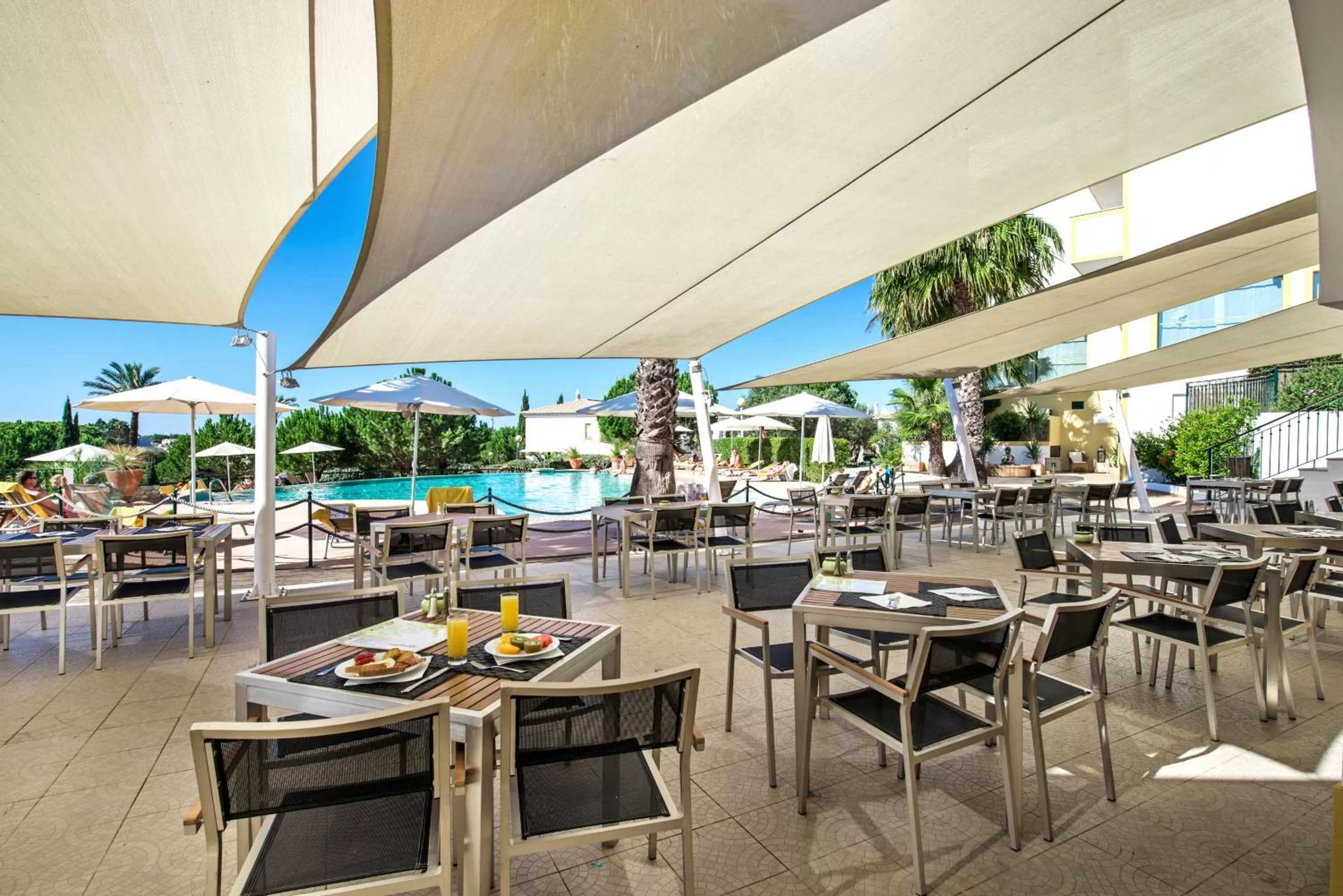 Restaurant/places to eat in Vale d'El Rei Hotel & Villas