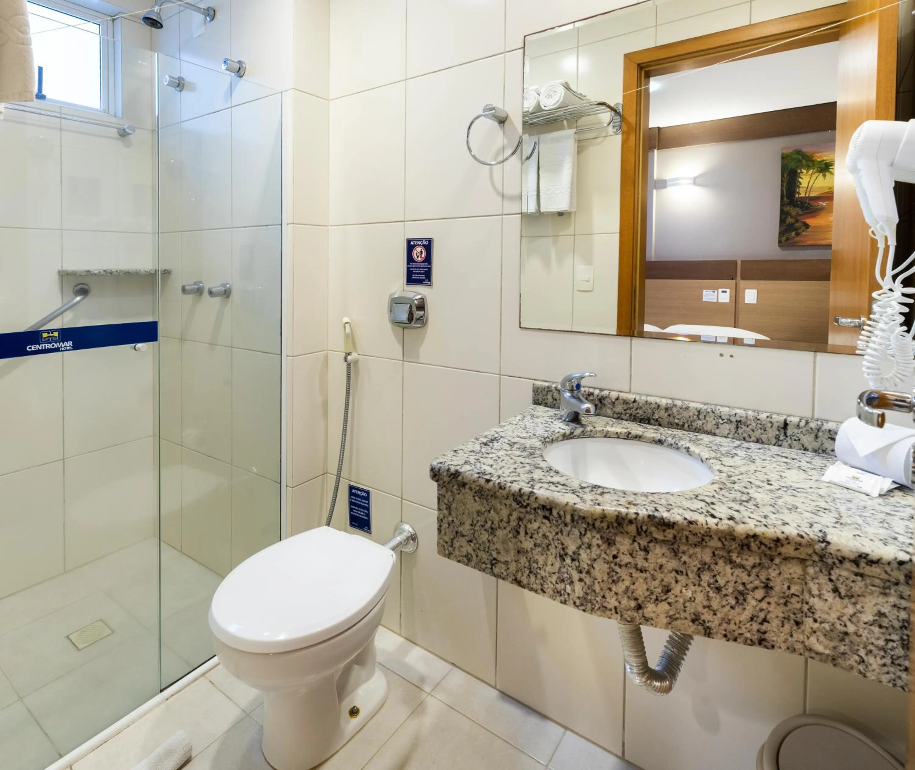 Bathroom in Centromar Hotel