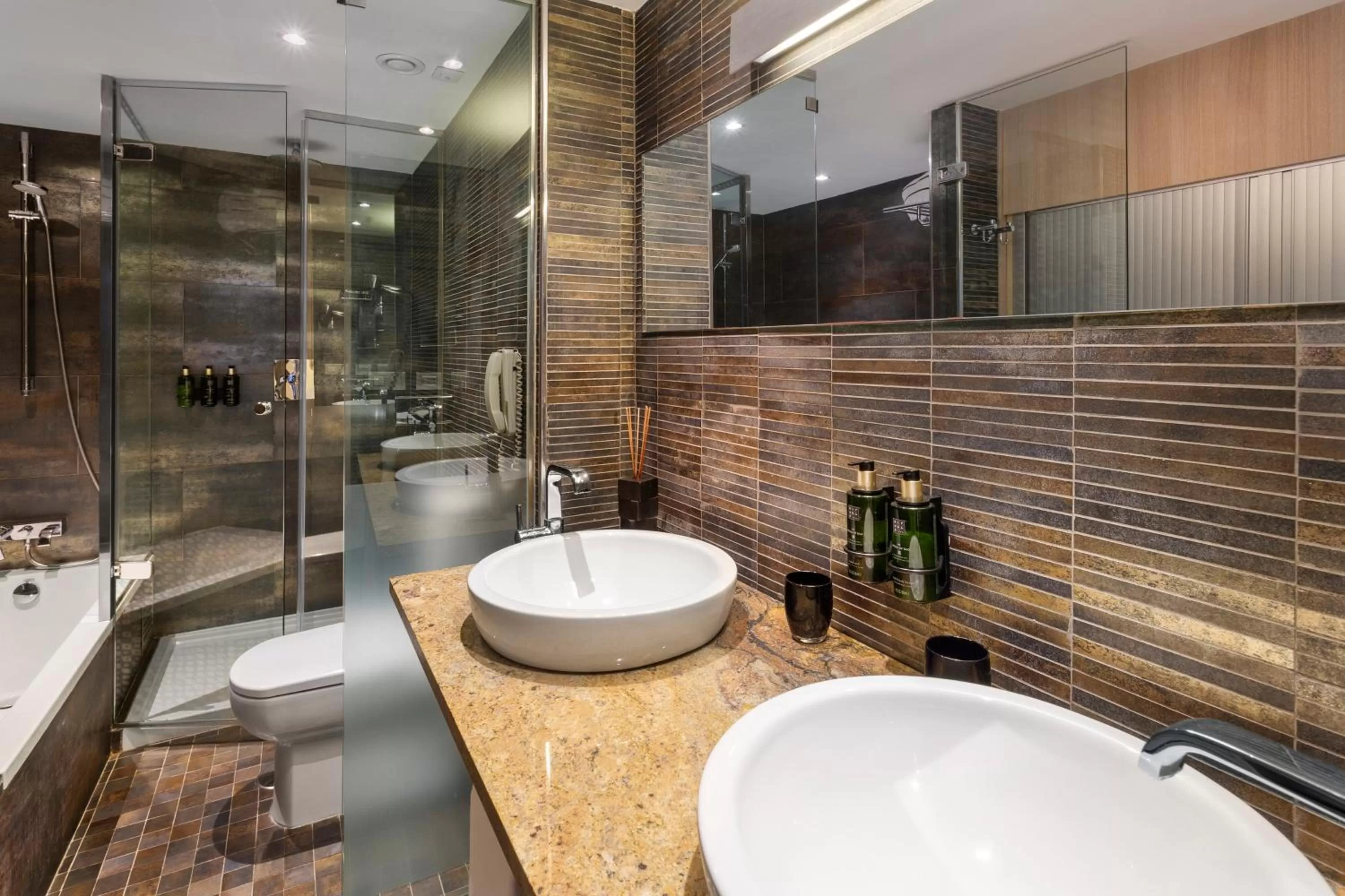 Shower in Melia Sevilla