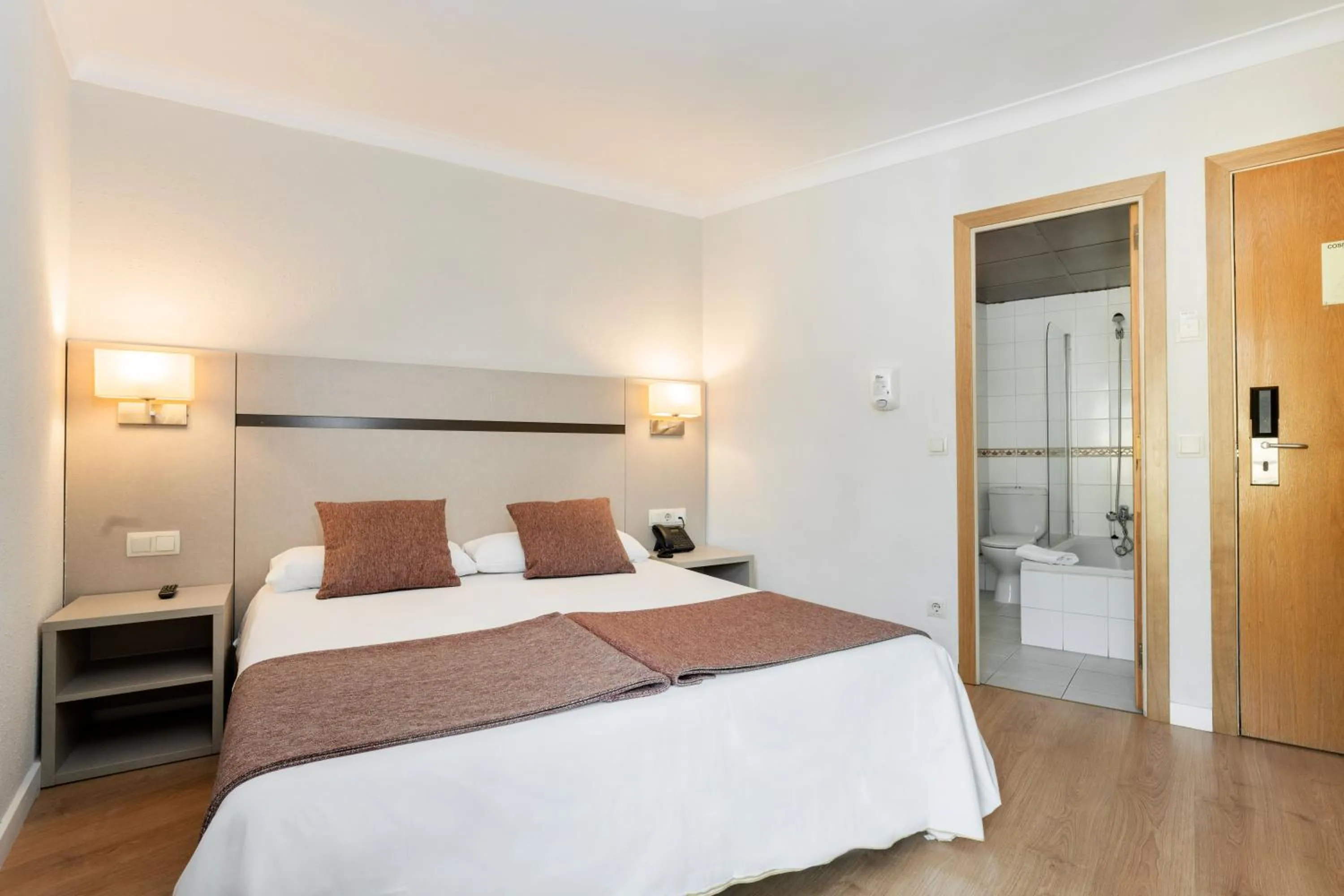 Bed in Hotel & Aparthotel Cosmos