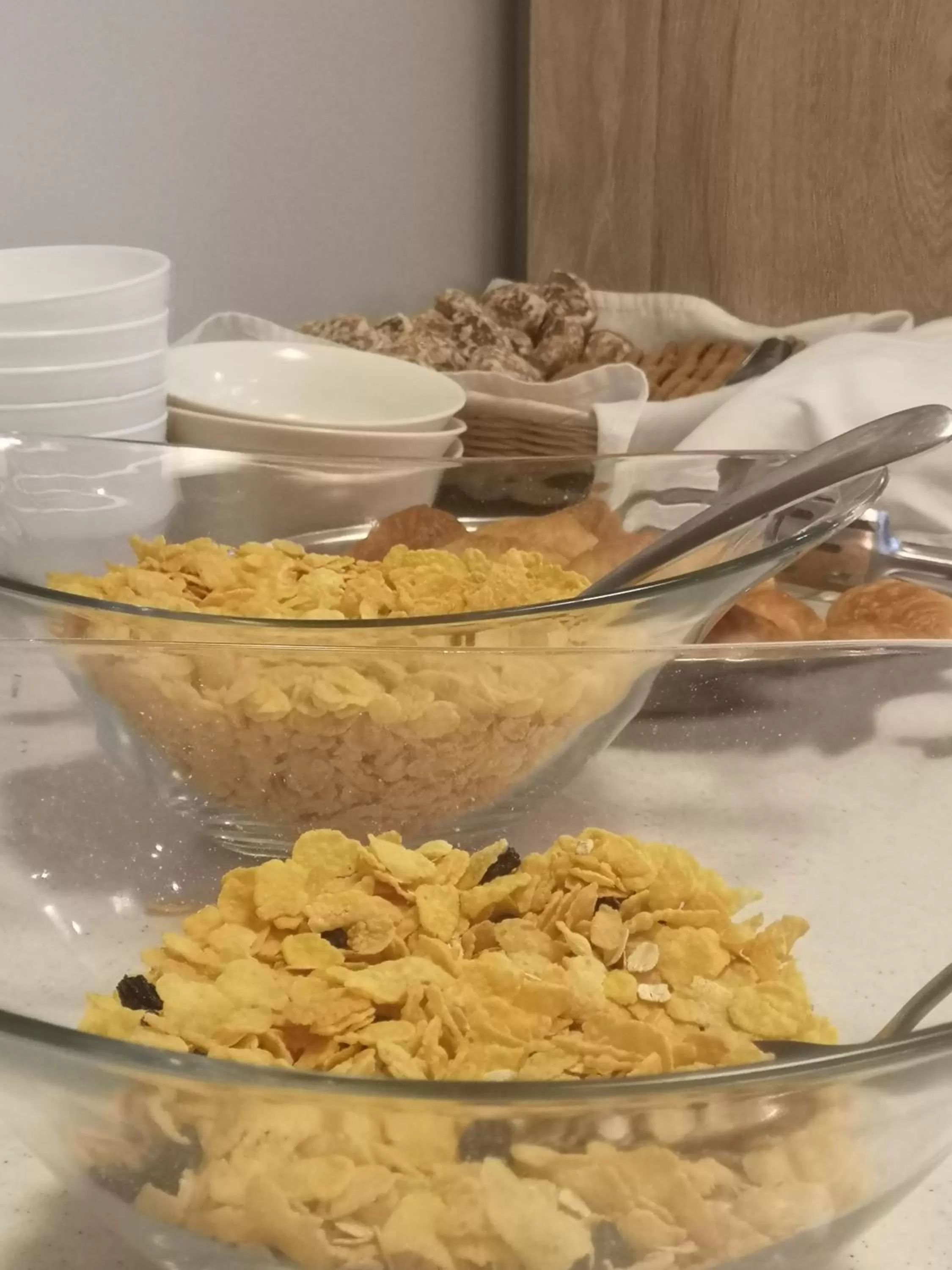 Buffet breakfast in Hotel BEST with FREE PARKING