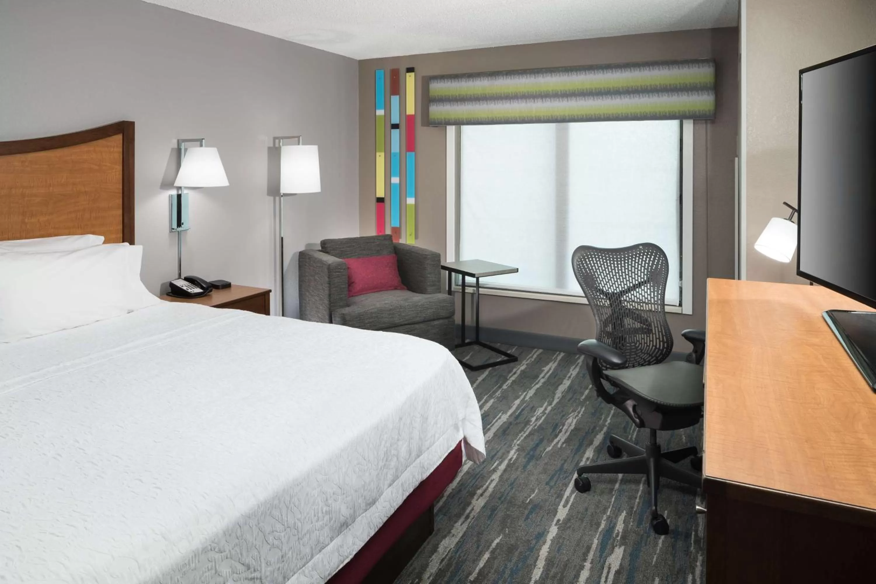 Bedroom, Bed in Hampton Inn & Suites Chicago North Shore