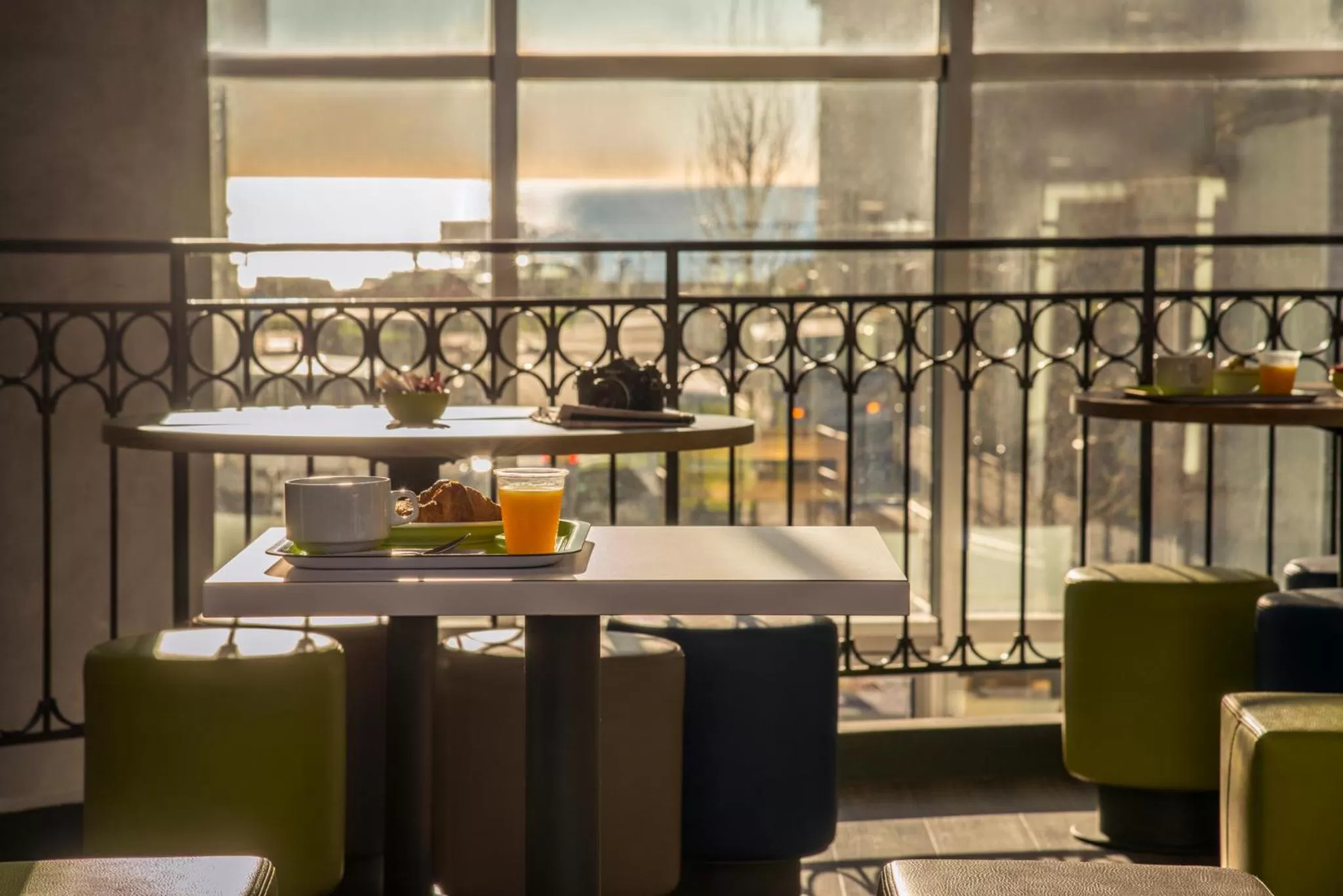 Restaurant/places to eat in ibis budget Nice Californie Lenval