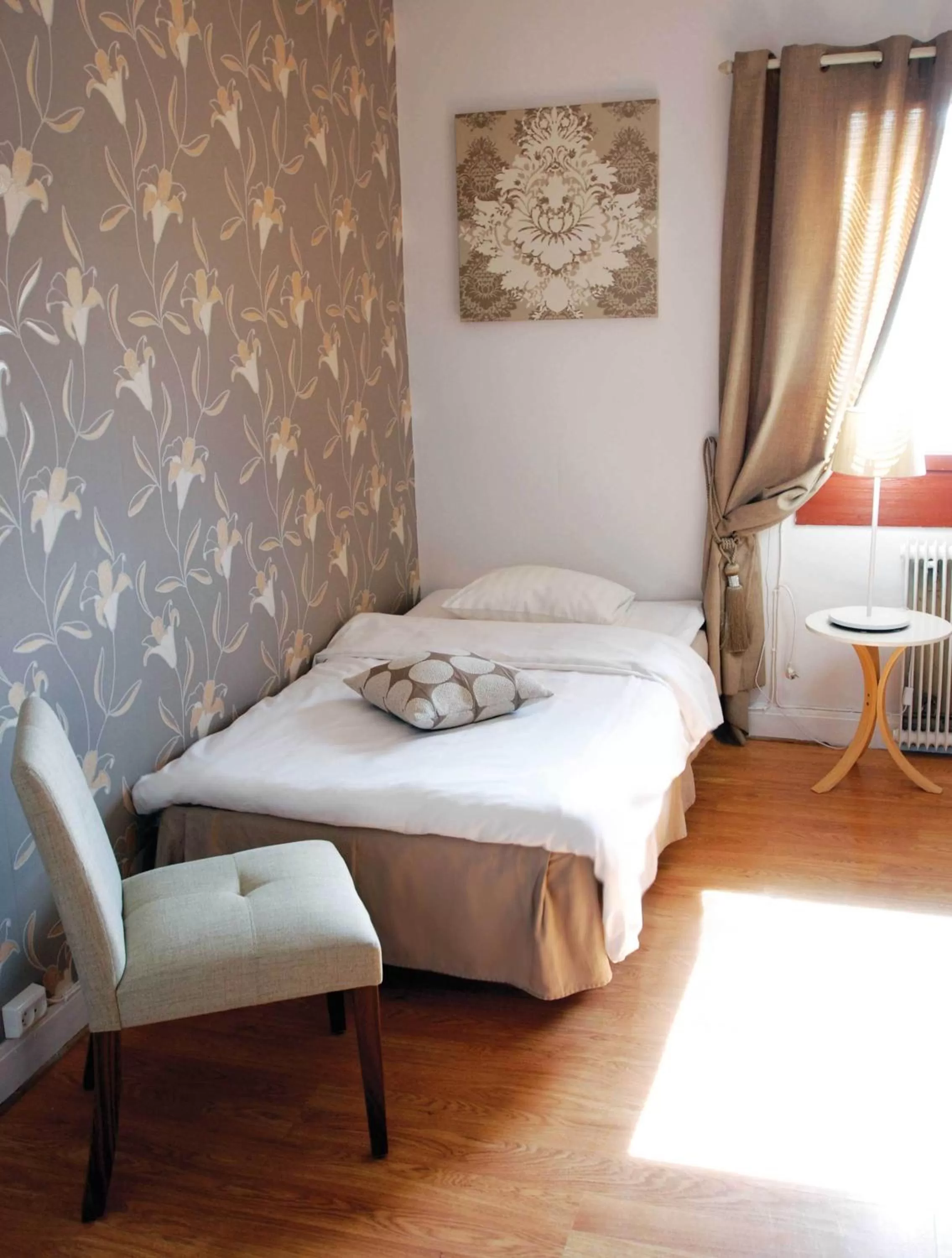 Photo of the whole room, Bed in Avesta Stadshotell