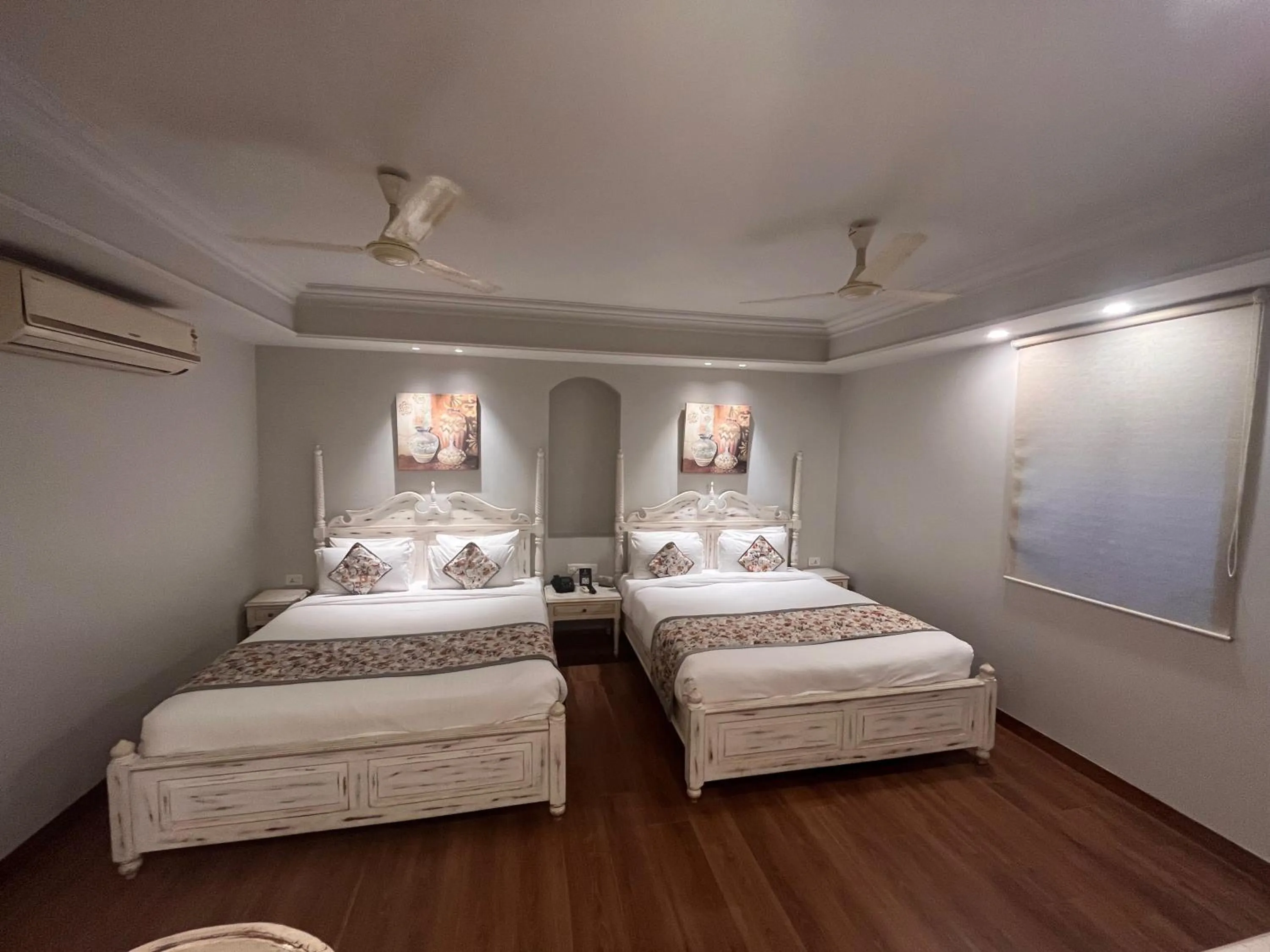 Bedroom, Bed in Ratnawali – A Vegetarian Heritage Hotel