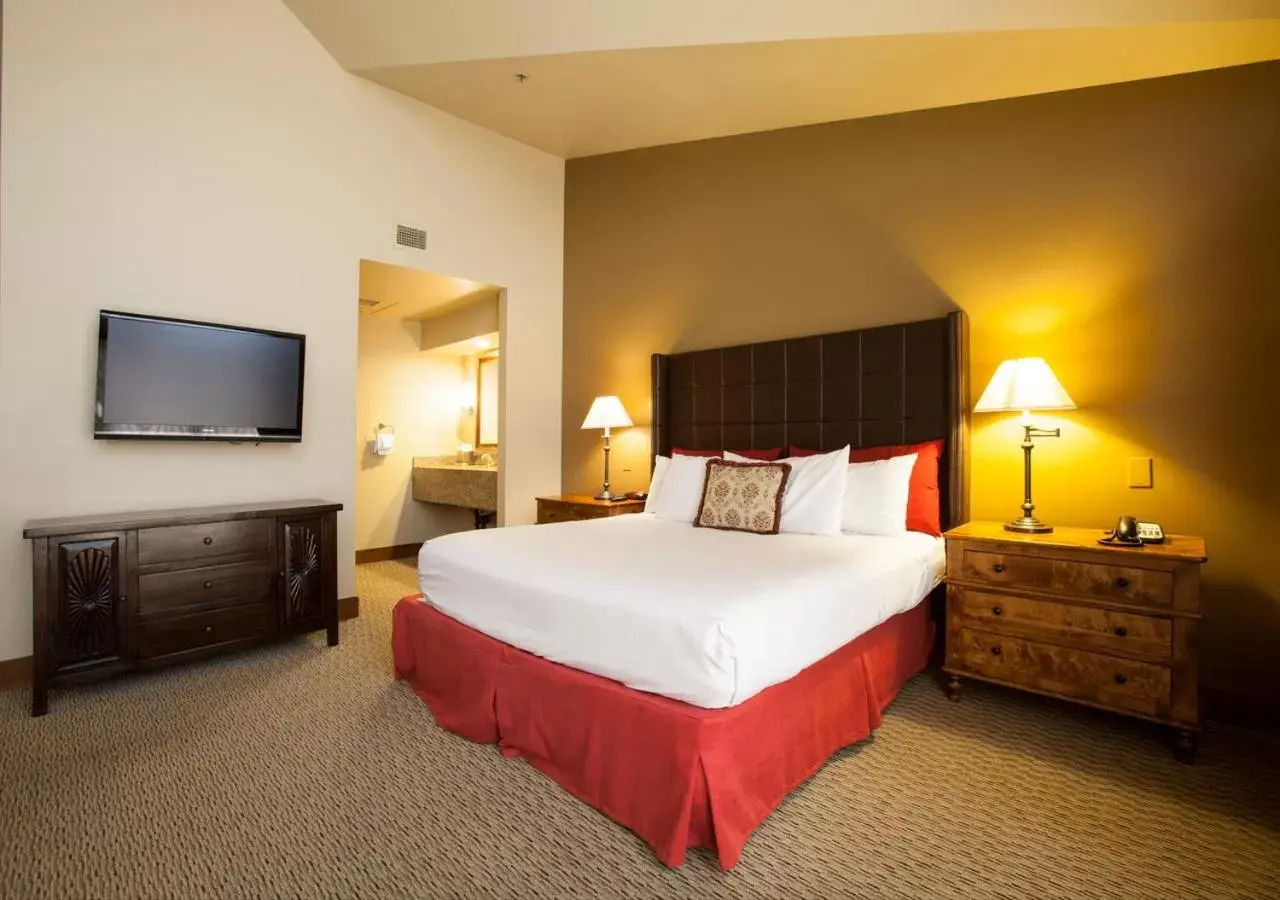 King Suite with Mountain View in Ventana Canyon Club and Lodge King Suite with Mountain View in Ventana Canyon Club and Lodge