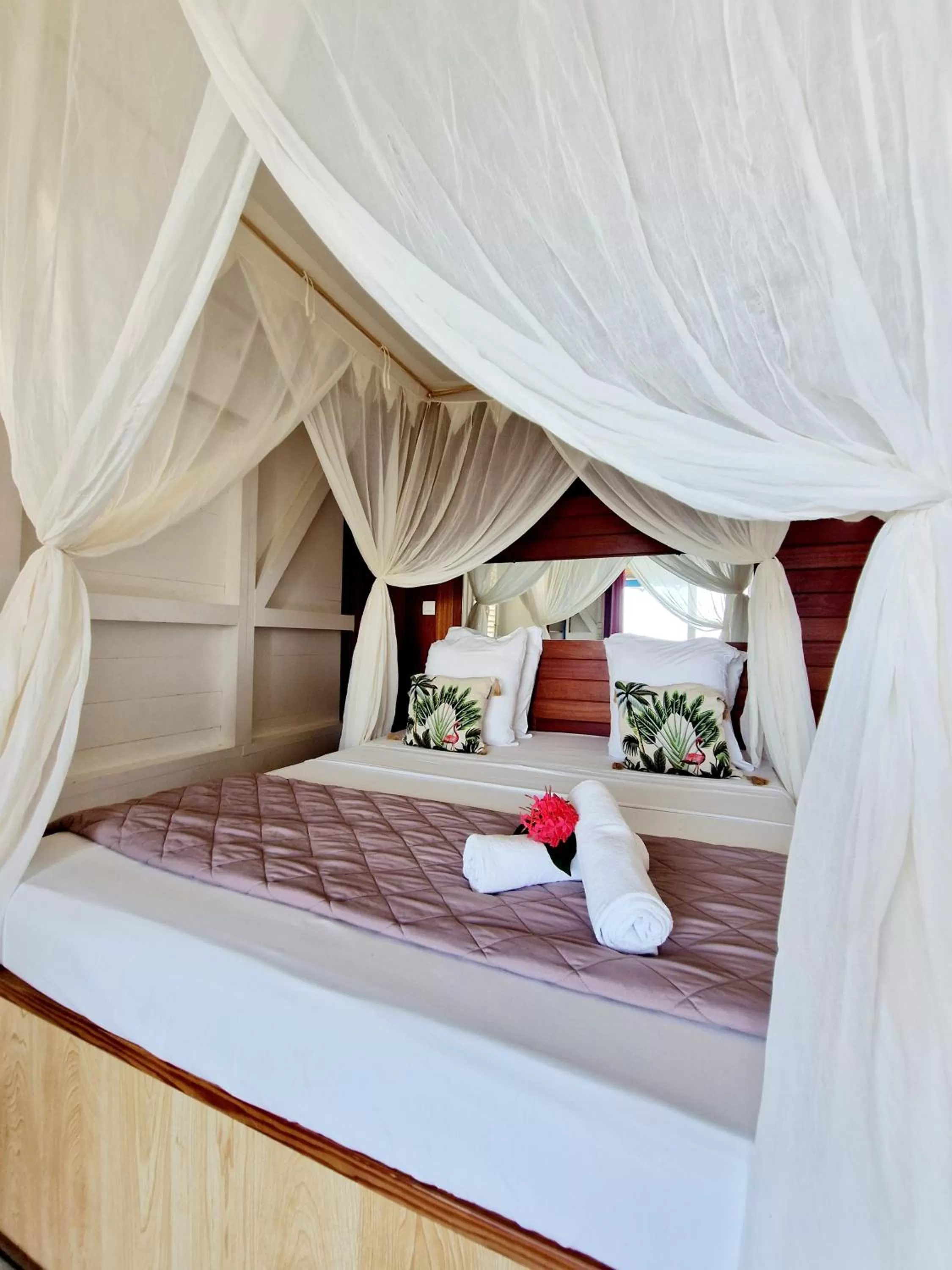 Bedroom, Bed in Hotel Le Manguier