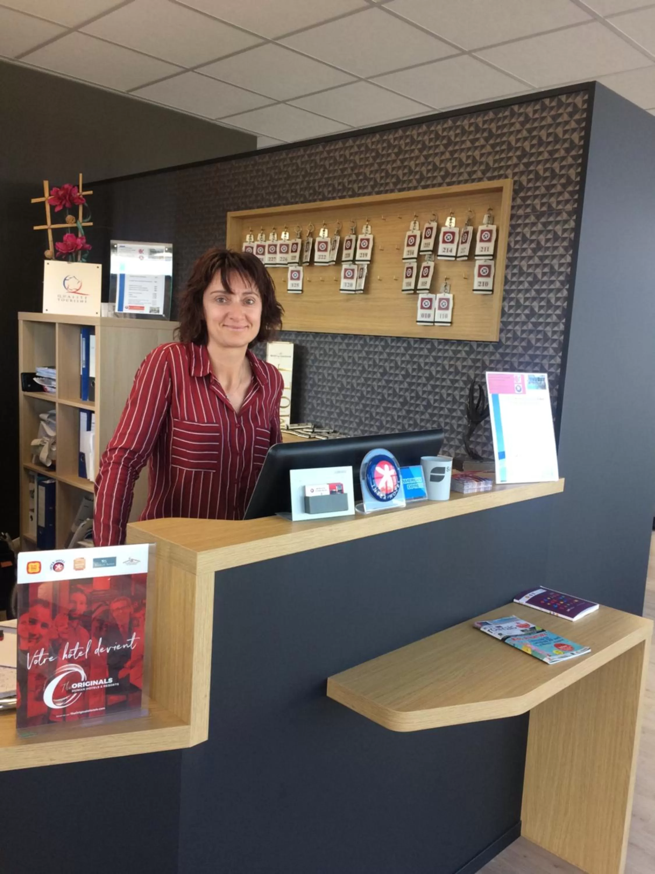 Staff in The Originals City, Hôtel Hélios, Roanne Nord