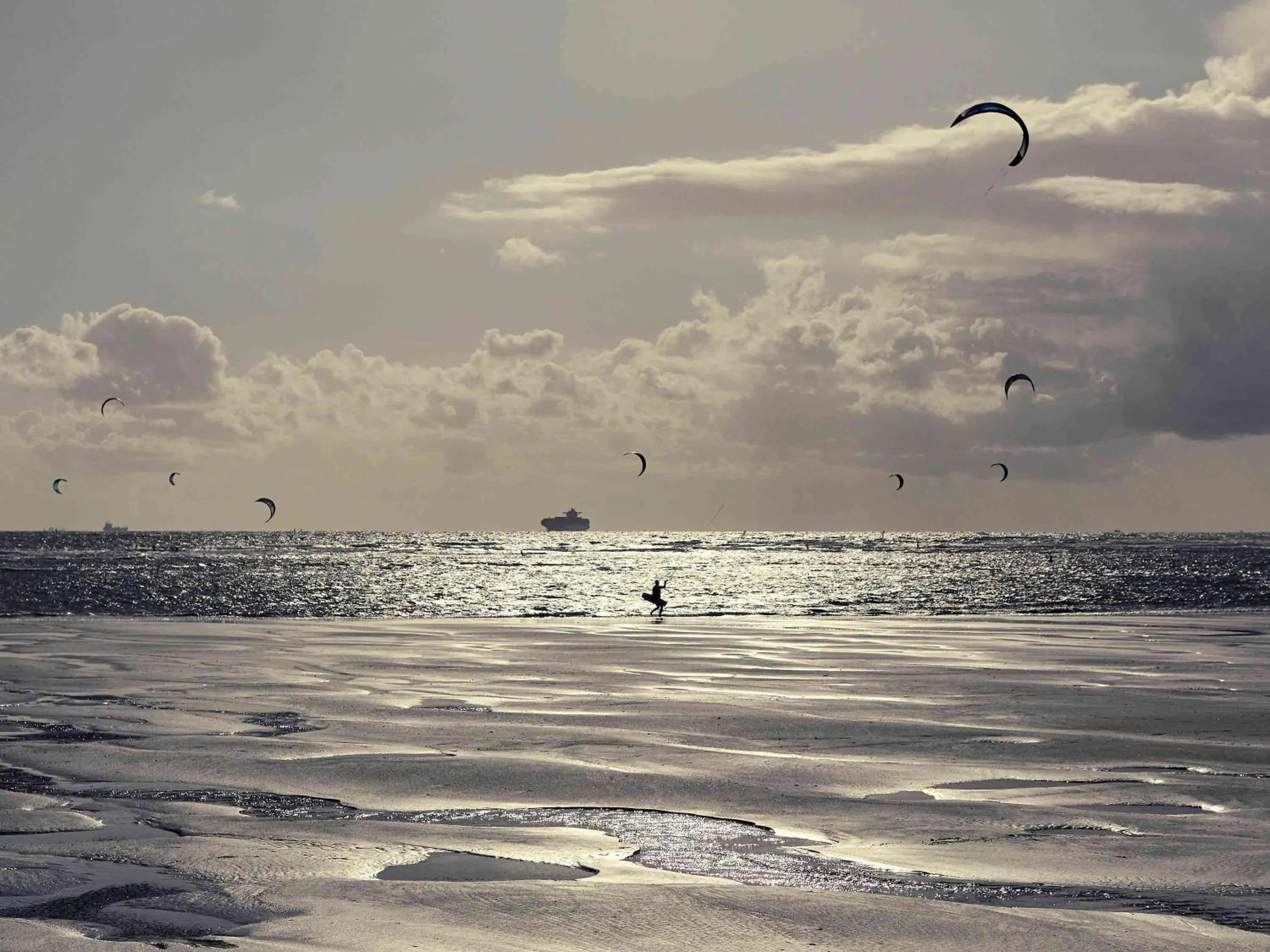 Property building in Mercure Le Havre Centre Bassin Du Commerce