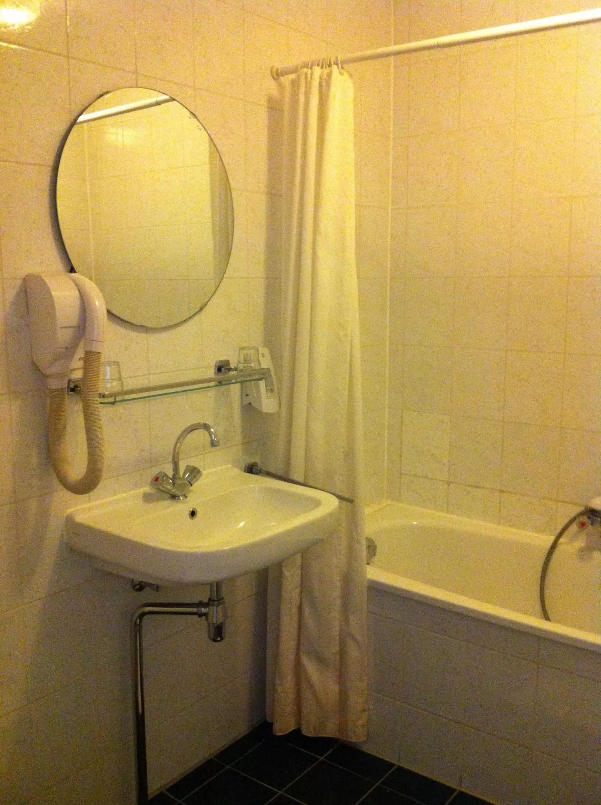 Bathroom in Delta Hotel City Center