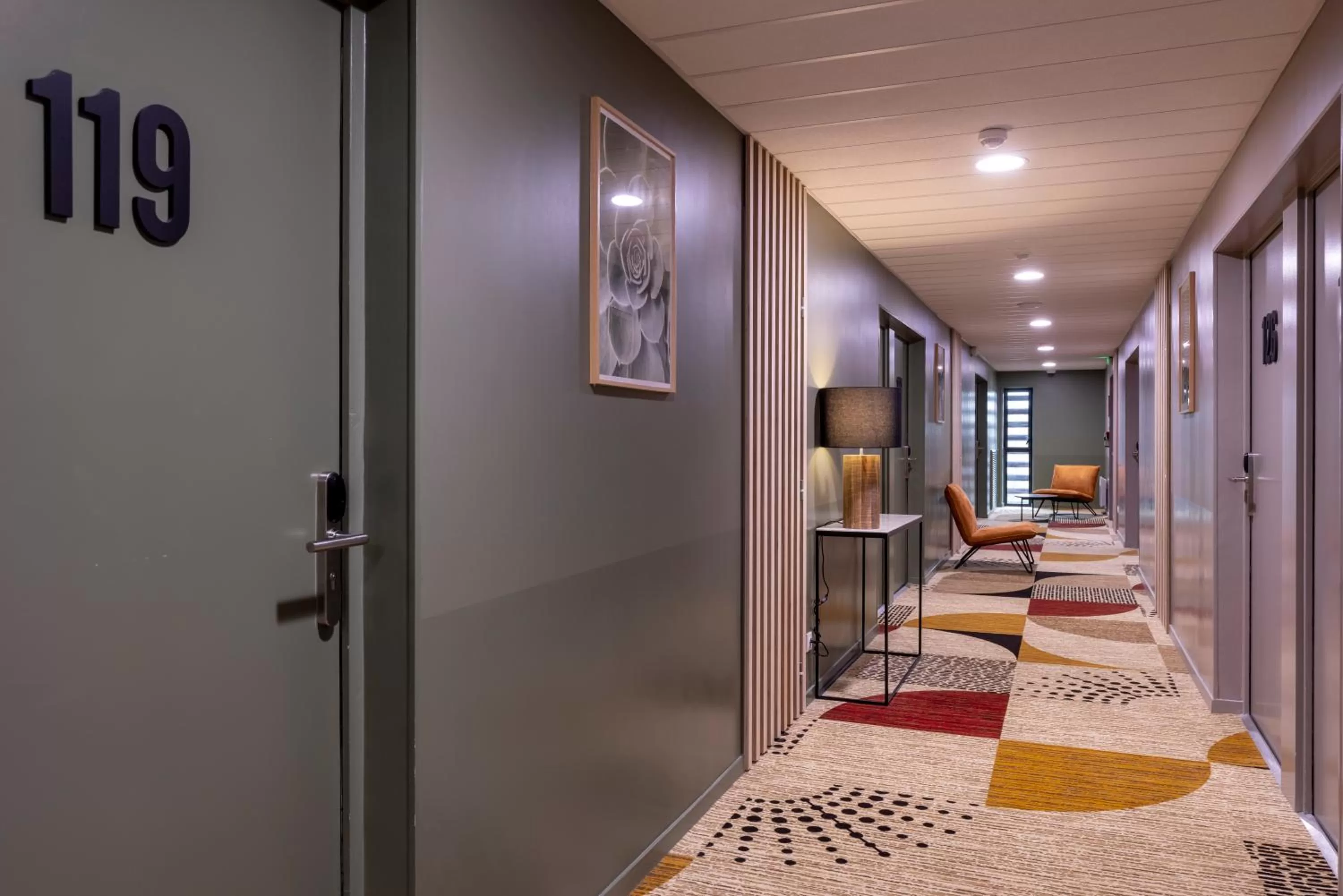 Property building, Bed in PADJA Hôtel & Spa Vannes