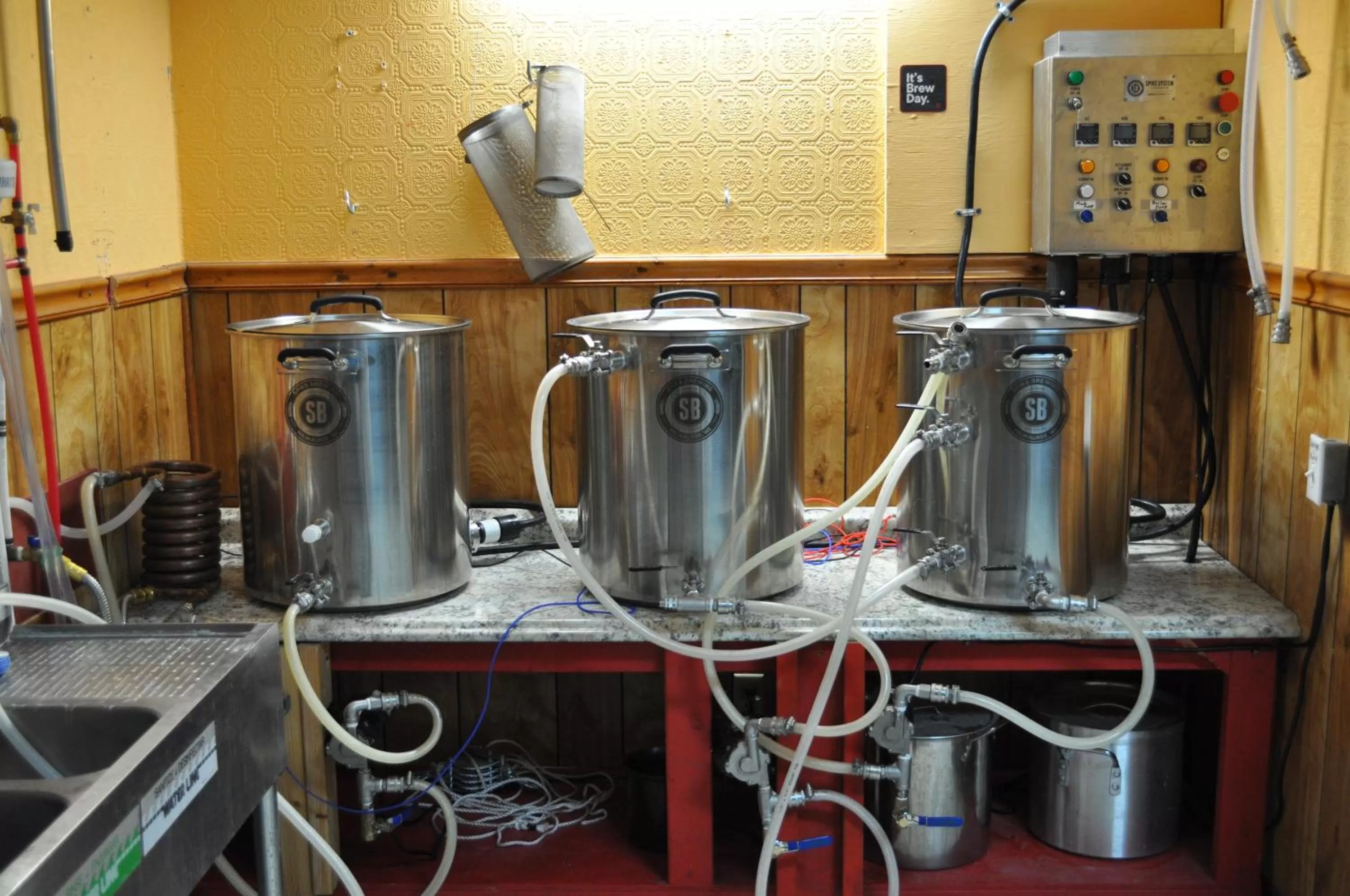 Restaurant/places to eat, Kitchen/Kitchenette in K7 Bed and Breakfast