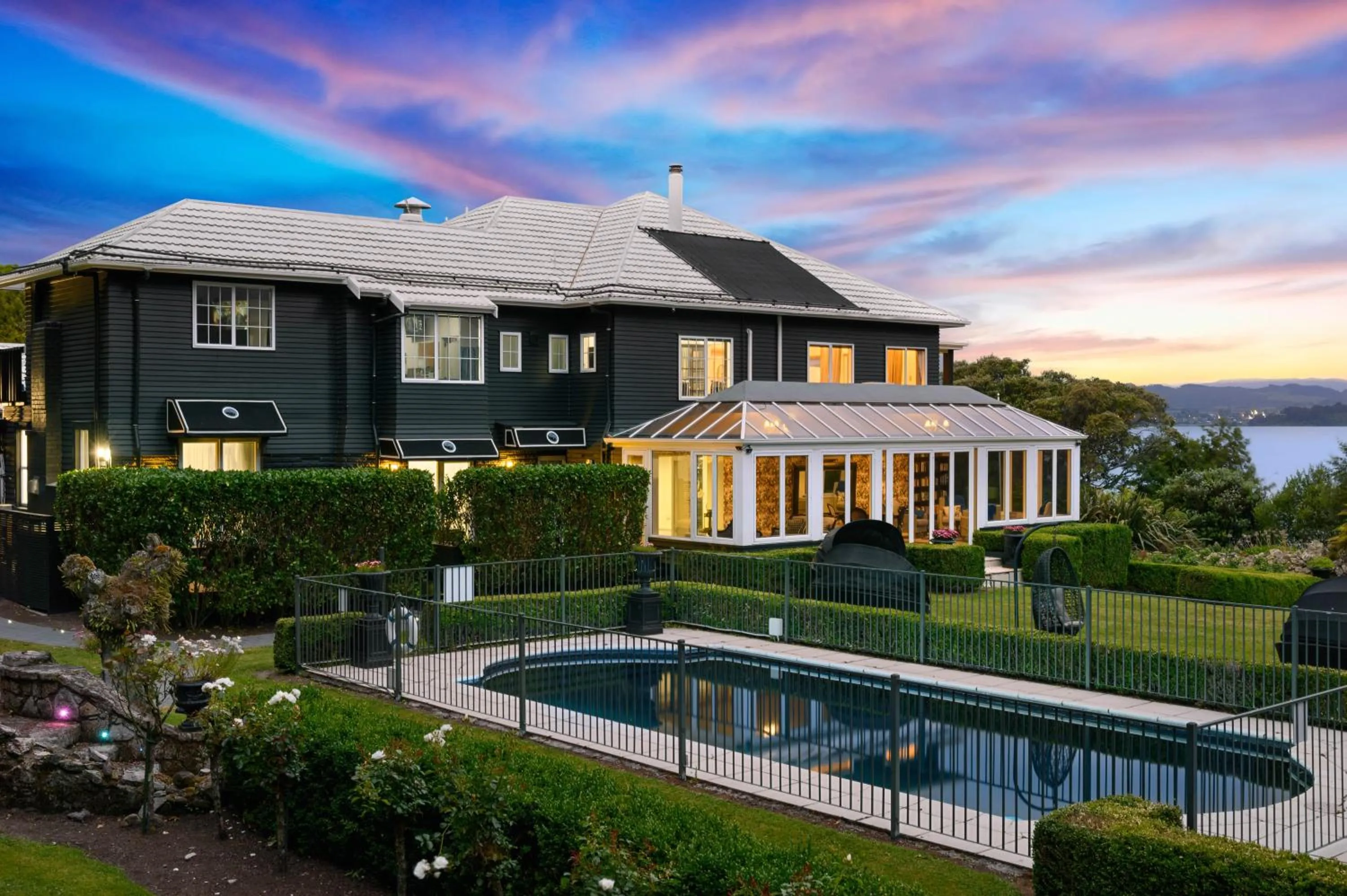 Garden view in Black Swan Lakeside Boutique Hotel