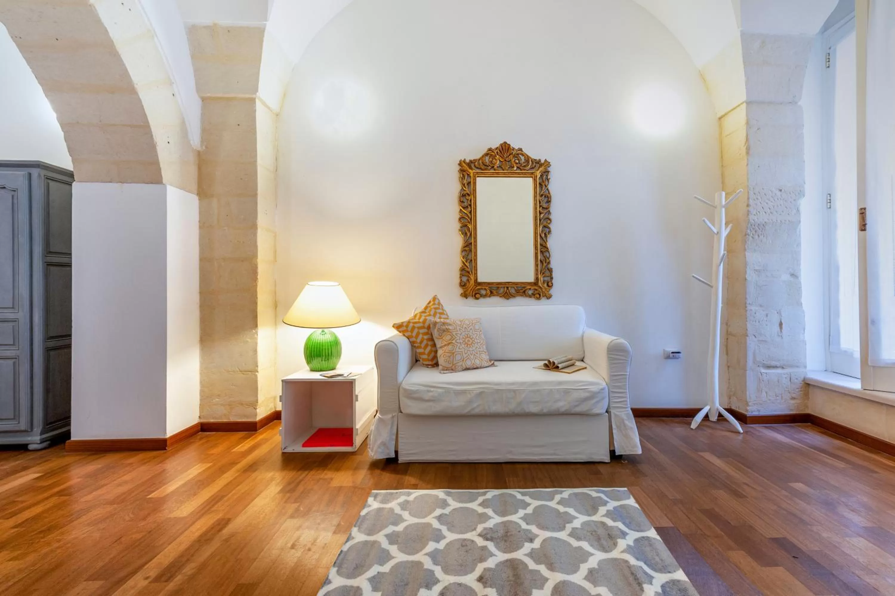 Living room in Yellow Loft - Old Town Apartment SIT